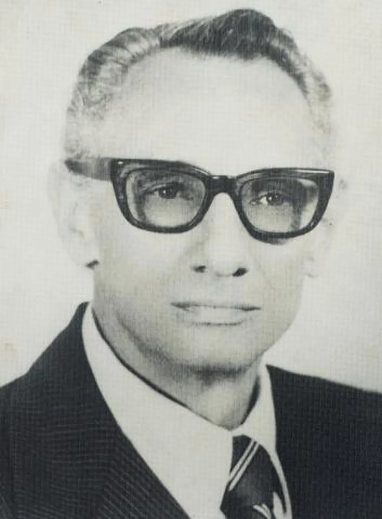 Portrait of Francisco Villagrán Kramer (1927–2011) – memorial page