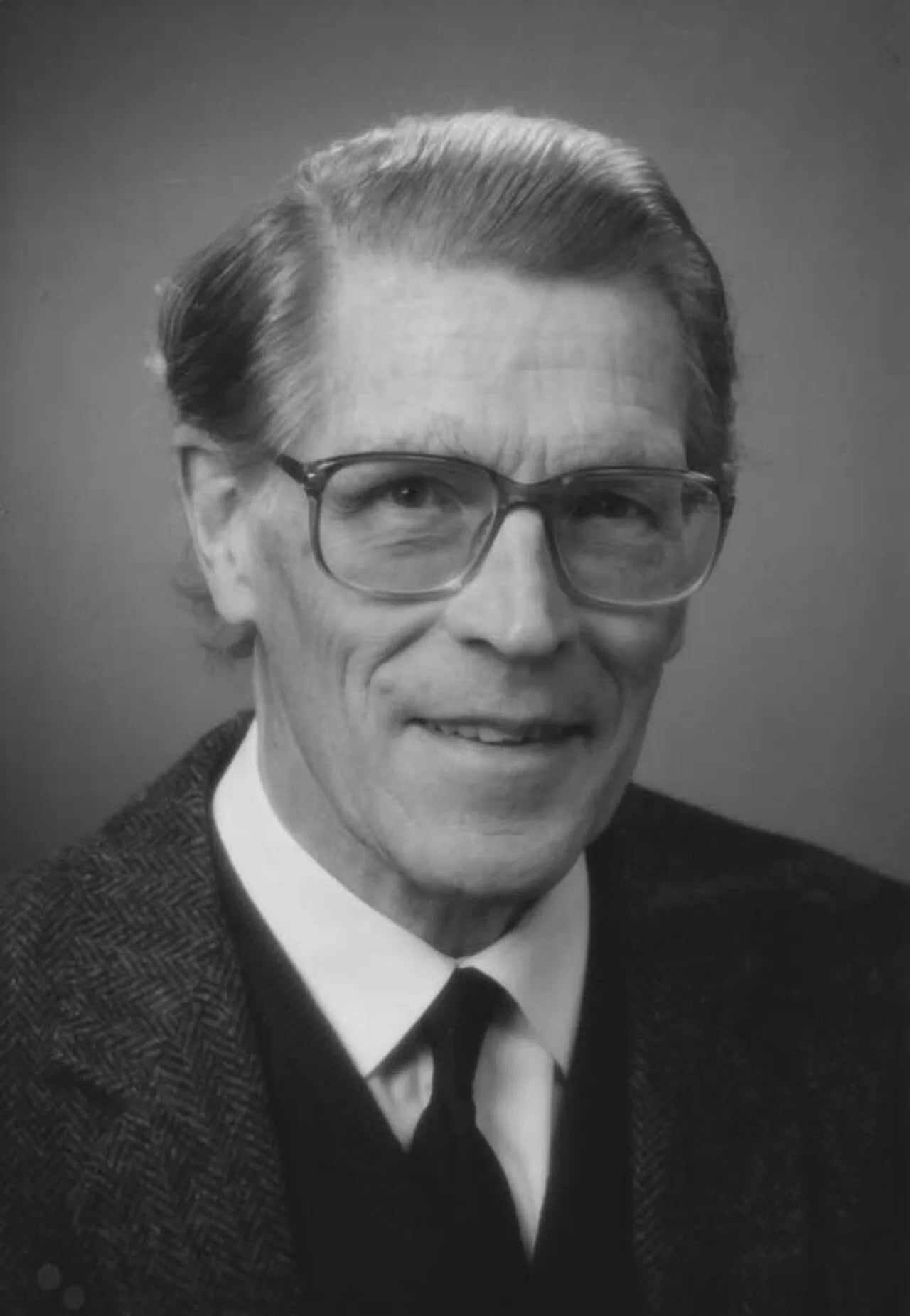 Portrait of Herman van Genderen (1915–2009) – memorial page