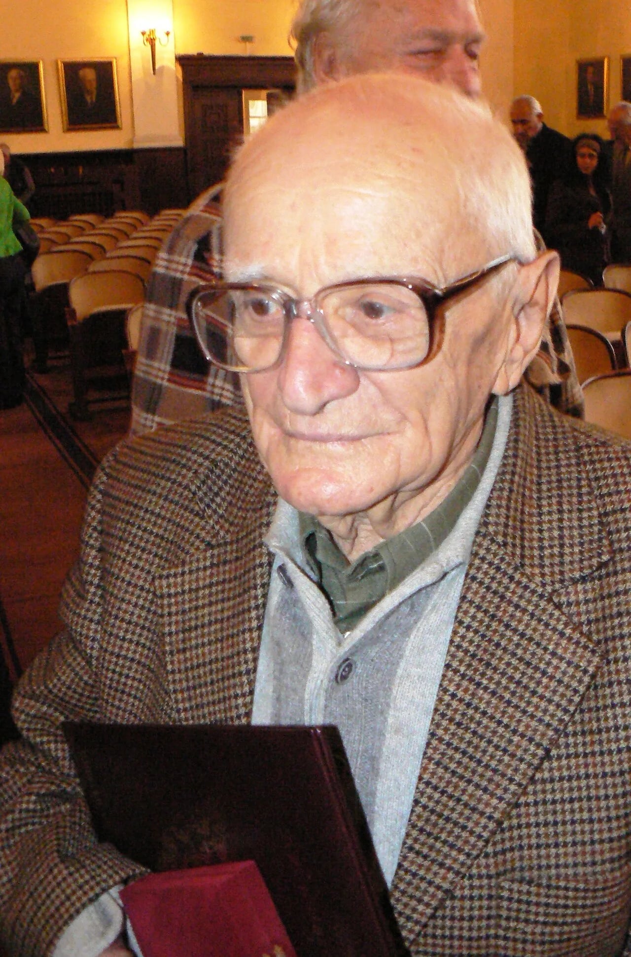 Porträt von Waleri Petrow (1920–2014) – Gedenkseite