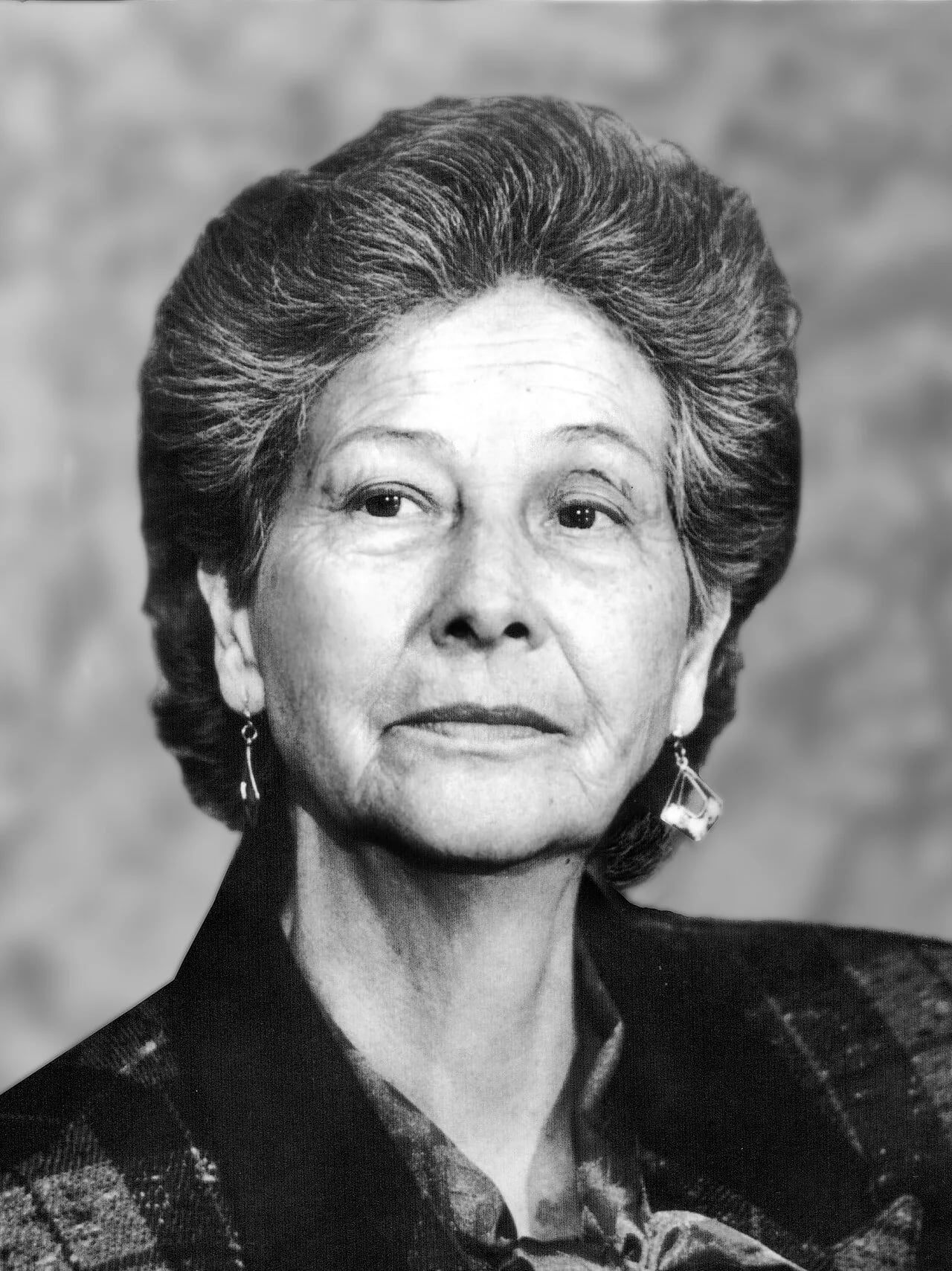 Portrait of Victoria Garrón de Doryan (1920–2005) – memorial page