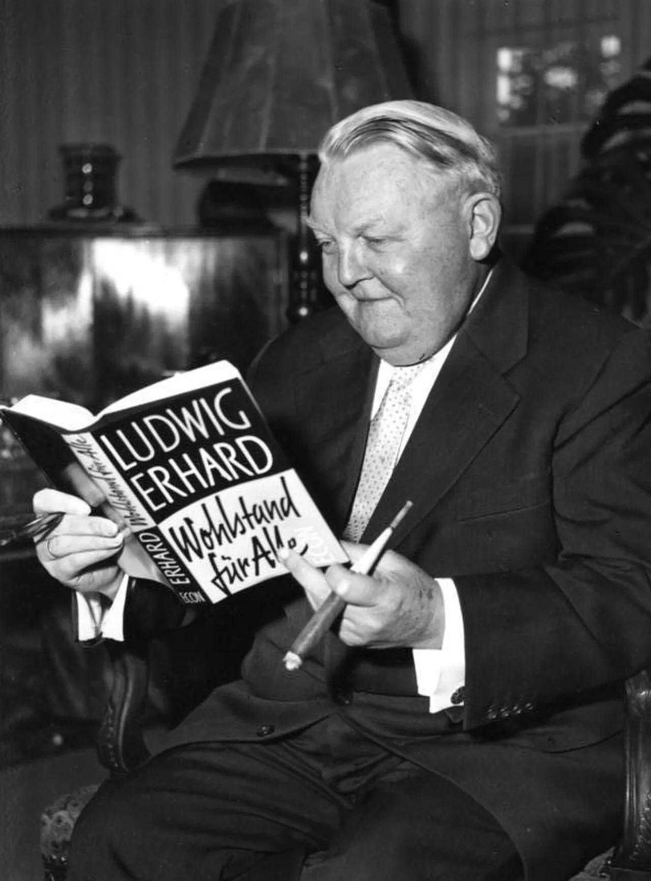 Porträt von Ludwig Erhard (1897–1977) – Gedenkseite