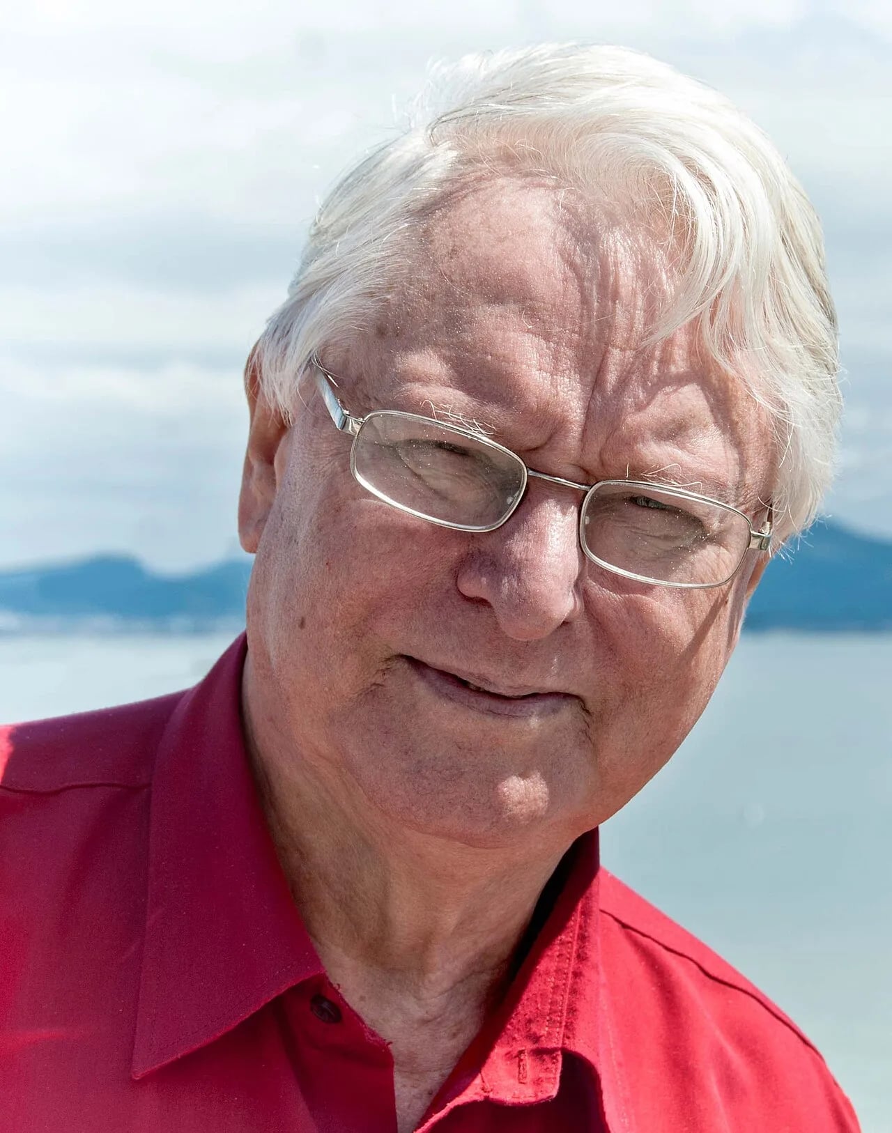 Porträt von Pieter Seuren (1934–2021) – Gedenkseite