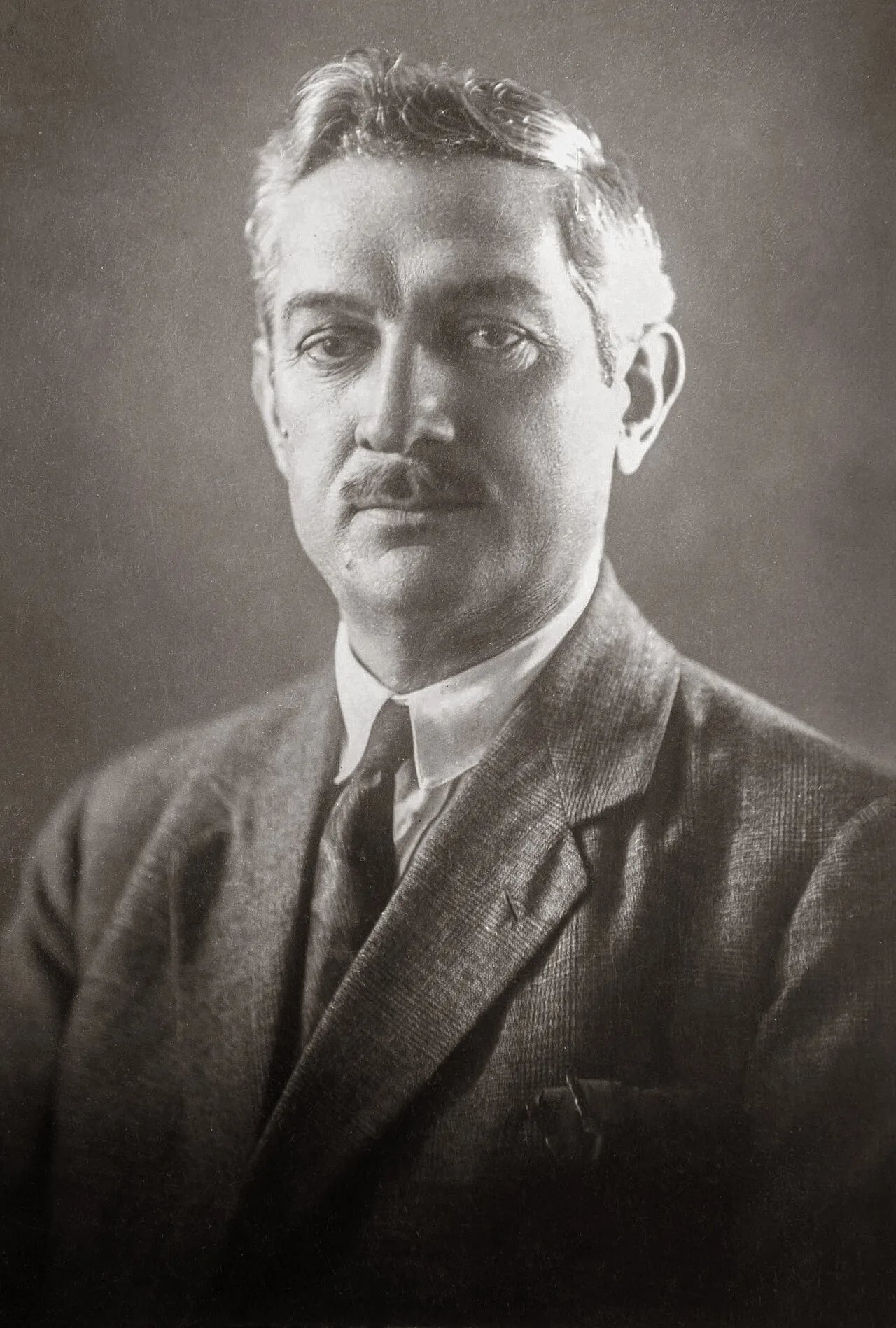 Porträt von Müslüm Maqomayev (1885–1937) – Gedenkseite