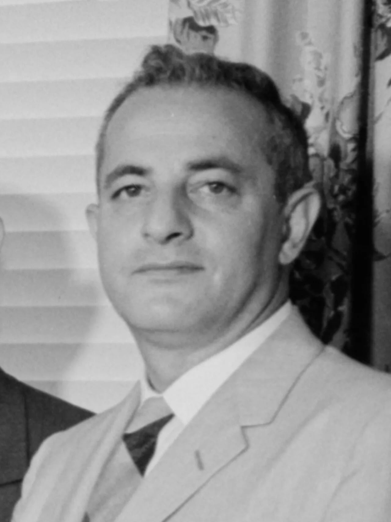 Porträt von O. Vincent Esposito (1914–1981) – Gedenkseite