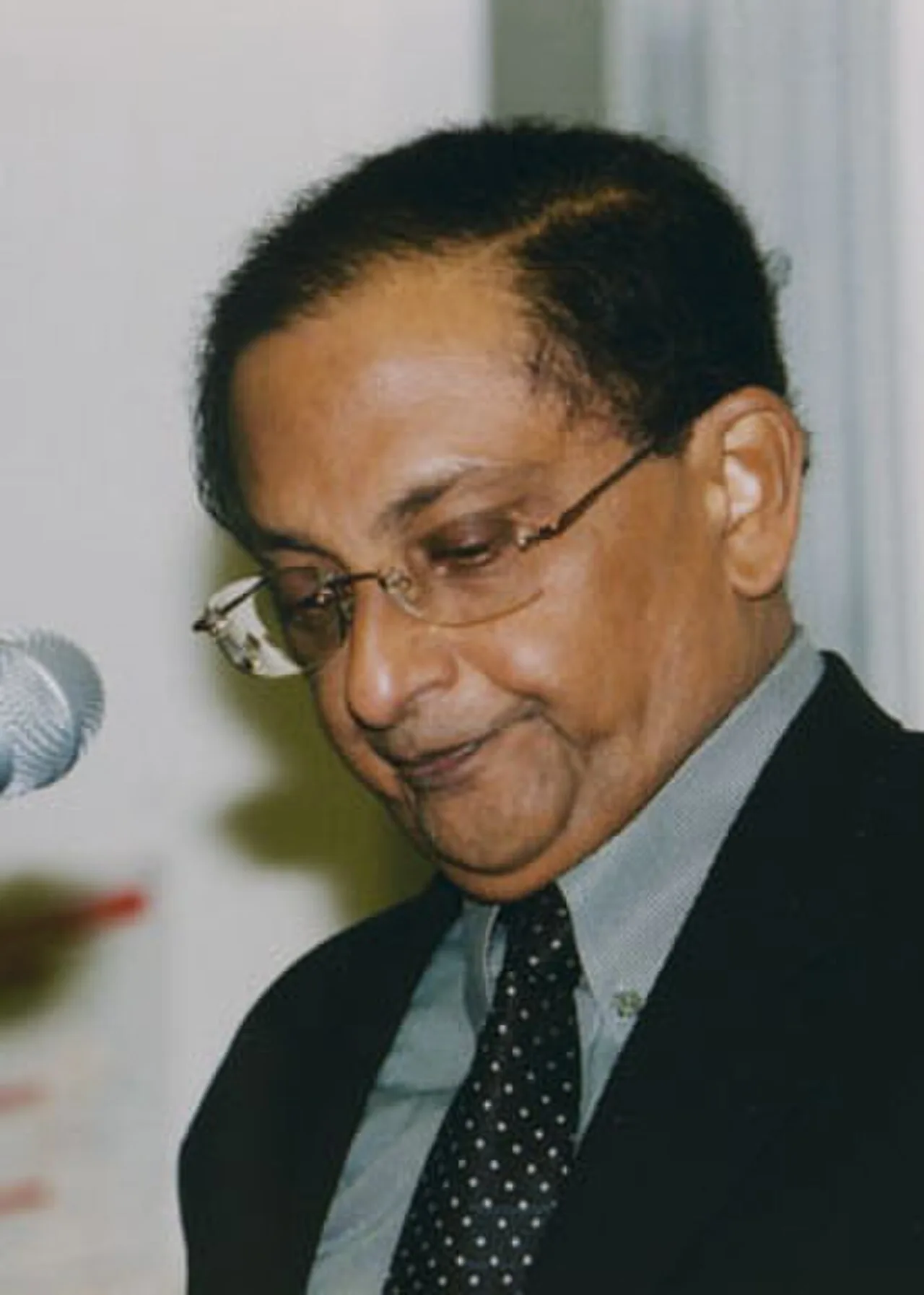 Porträt von Tyronne Fernando (1941–2008) – Gedenkseite