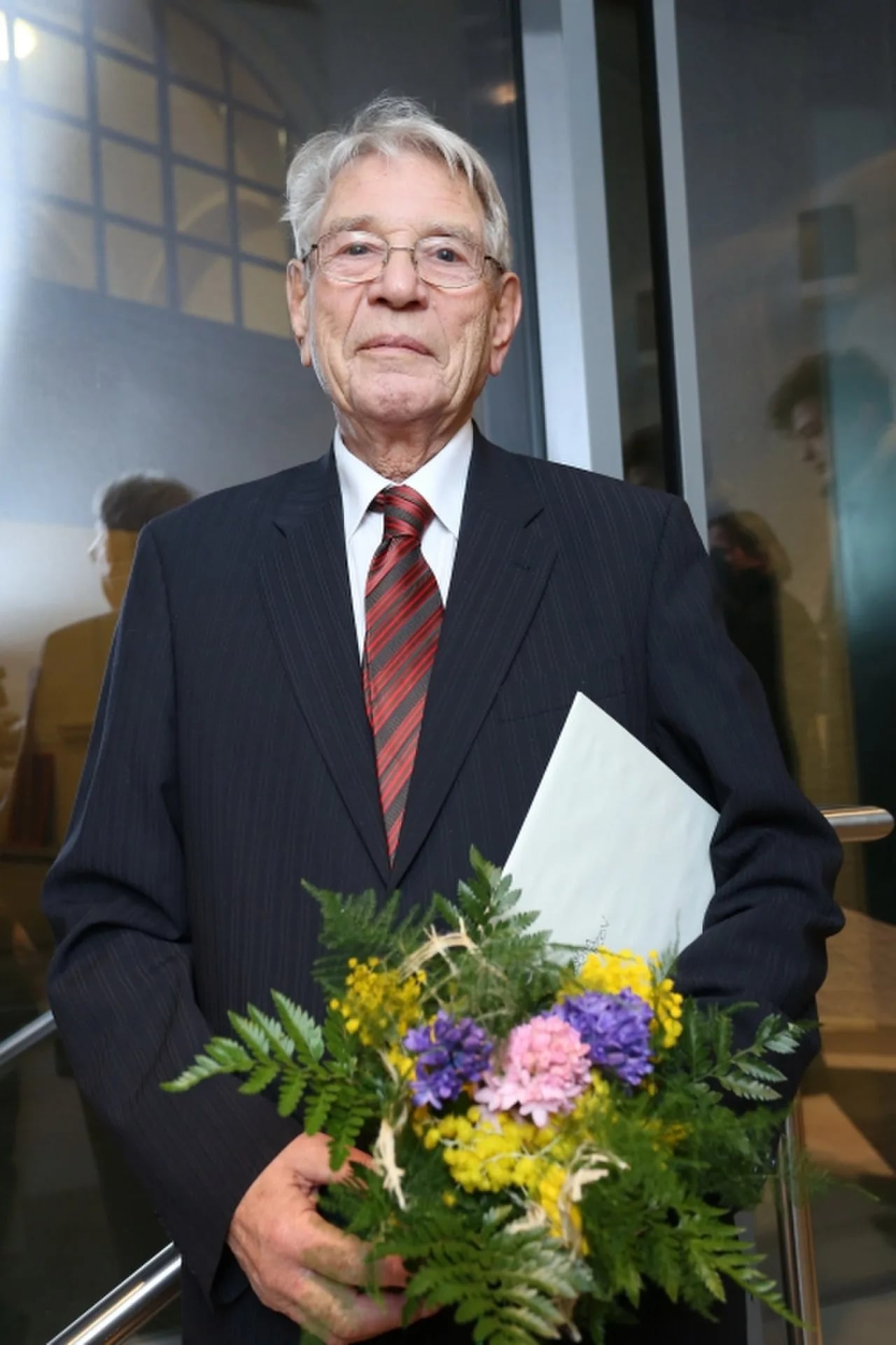 Portrait of Vadim Petrov (1932–2020) – memorial page