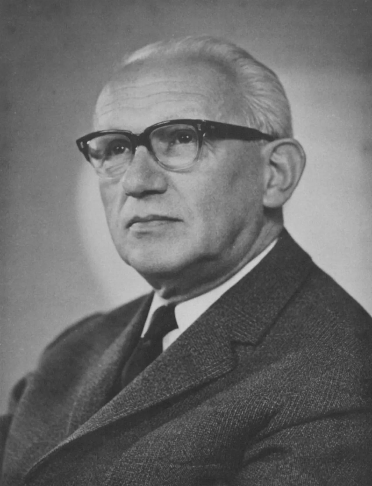 Portrait of Frans van Buchem (1897–1979) – memorial page