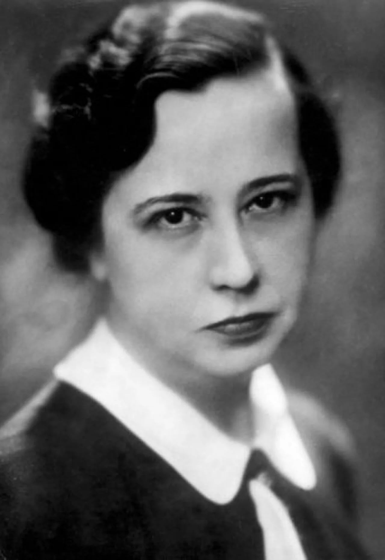 Portrait of Corry Tendeloo (1897–1956) – memorial page
