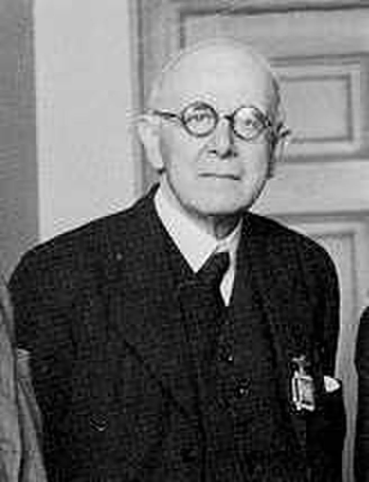 Portrait of Ralph George Hawtrey (1879–1975) – memorial page