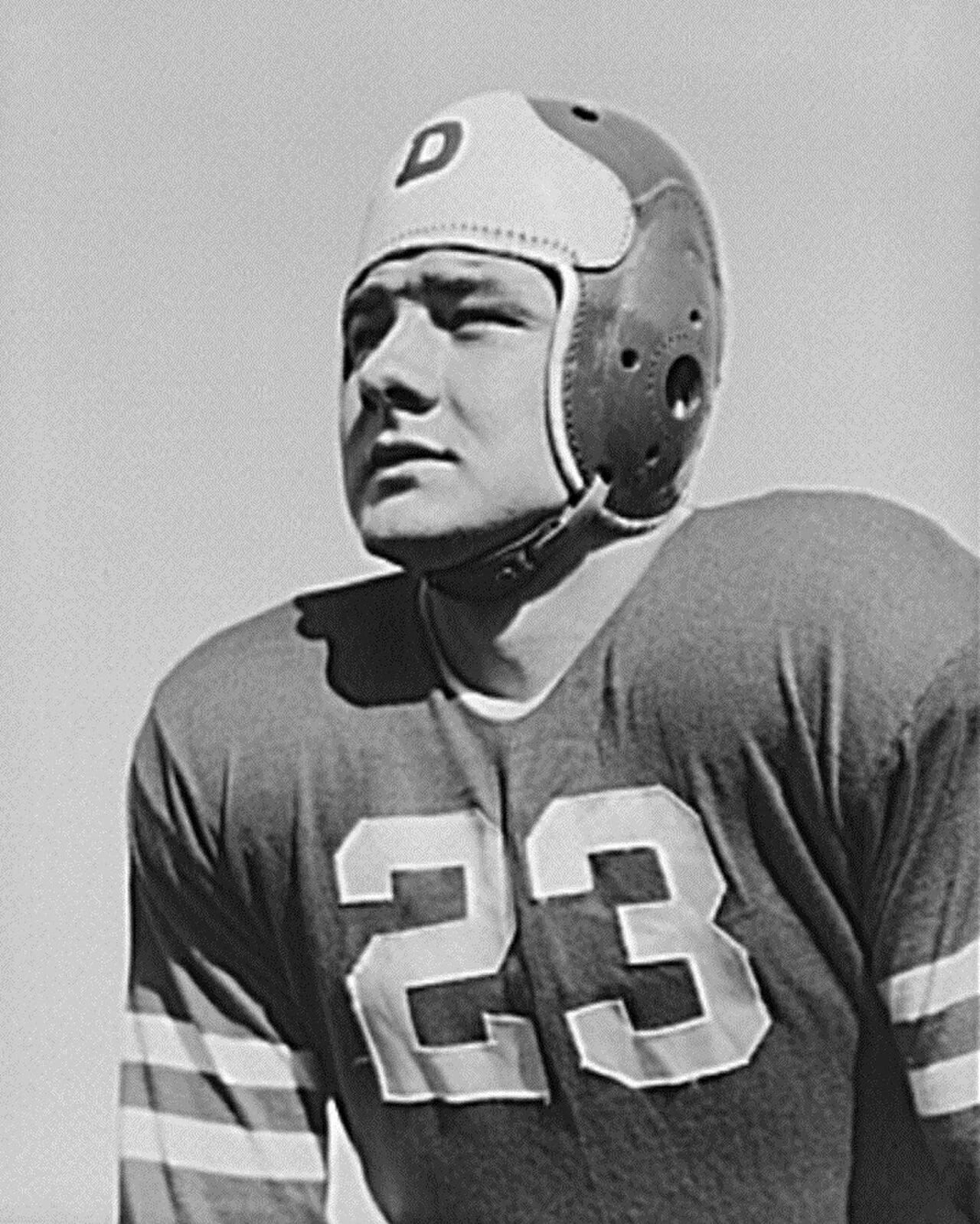 Portrait of Vince Banonis (1921–2010) – memorial page