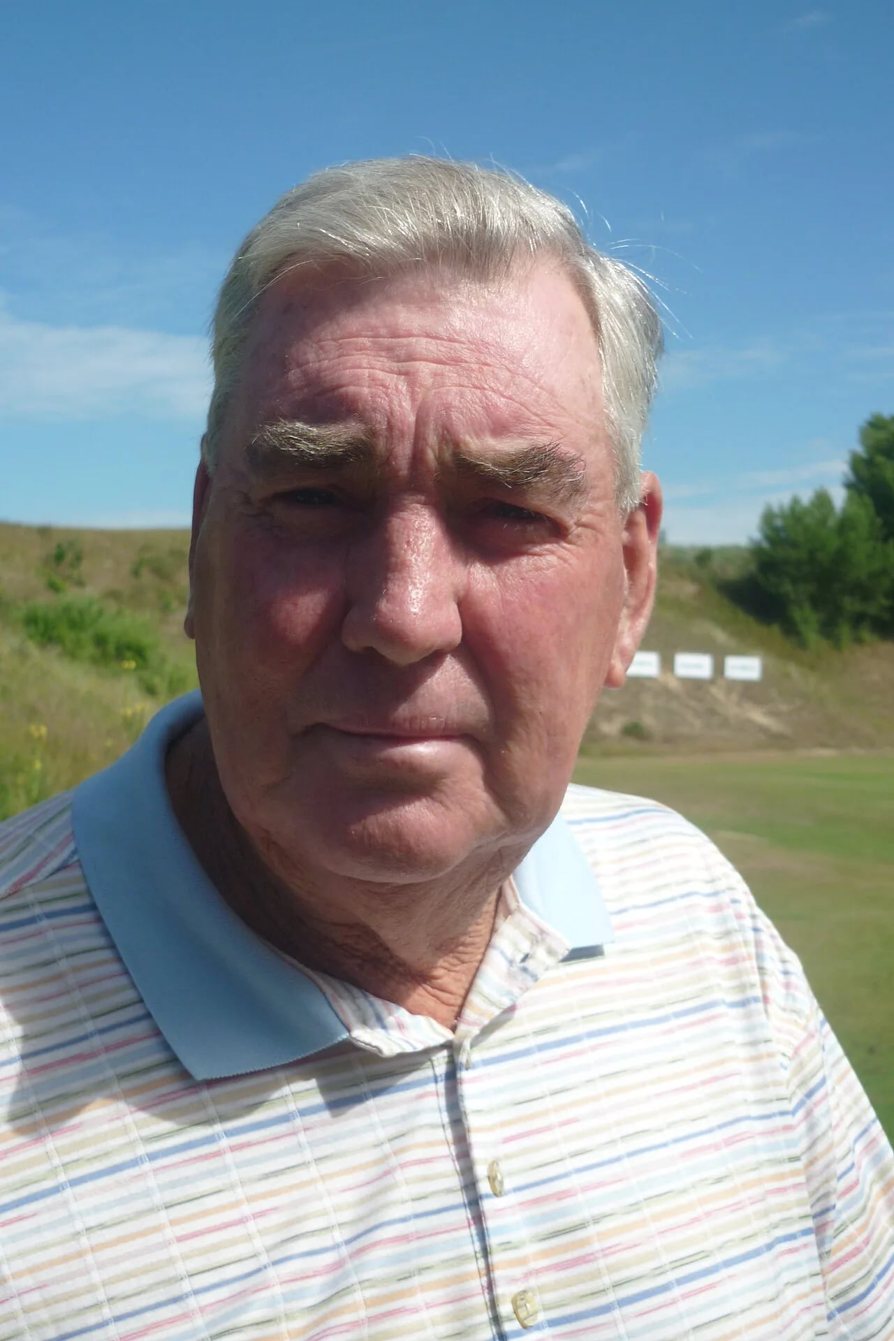 Porträt von John Bland (1945–2023) – Gedenkseite