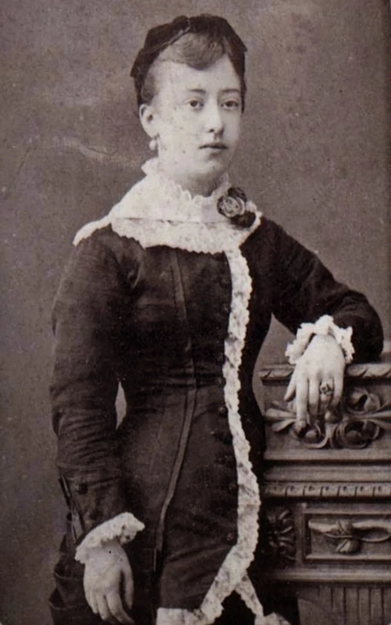 Portrait of Elzira Dantas Machado (1865–1942) – memorial page