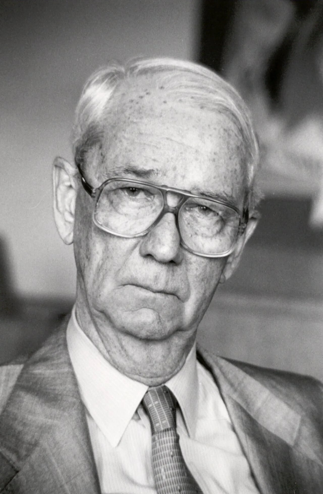 Porträt von Walther Hofer (1920–2013) – Gedenkseite