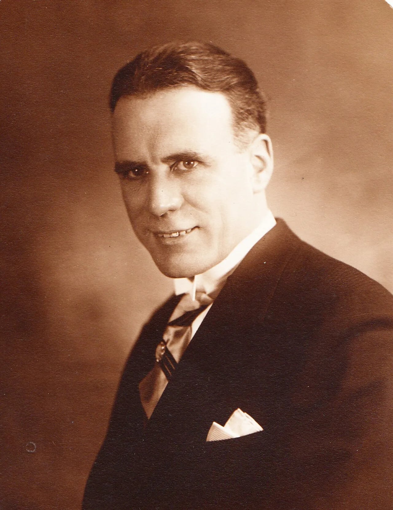 Portrait of Arturo E. Xalambrí (1888–1975) – memorial page