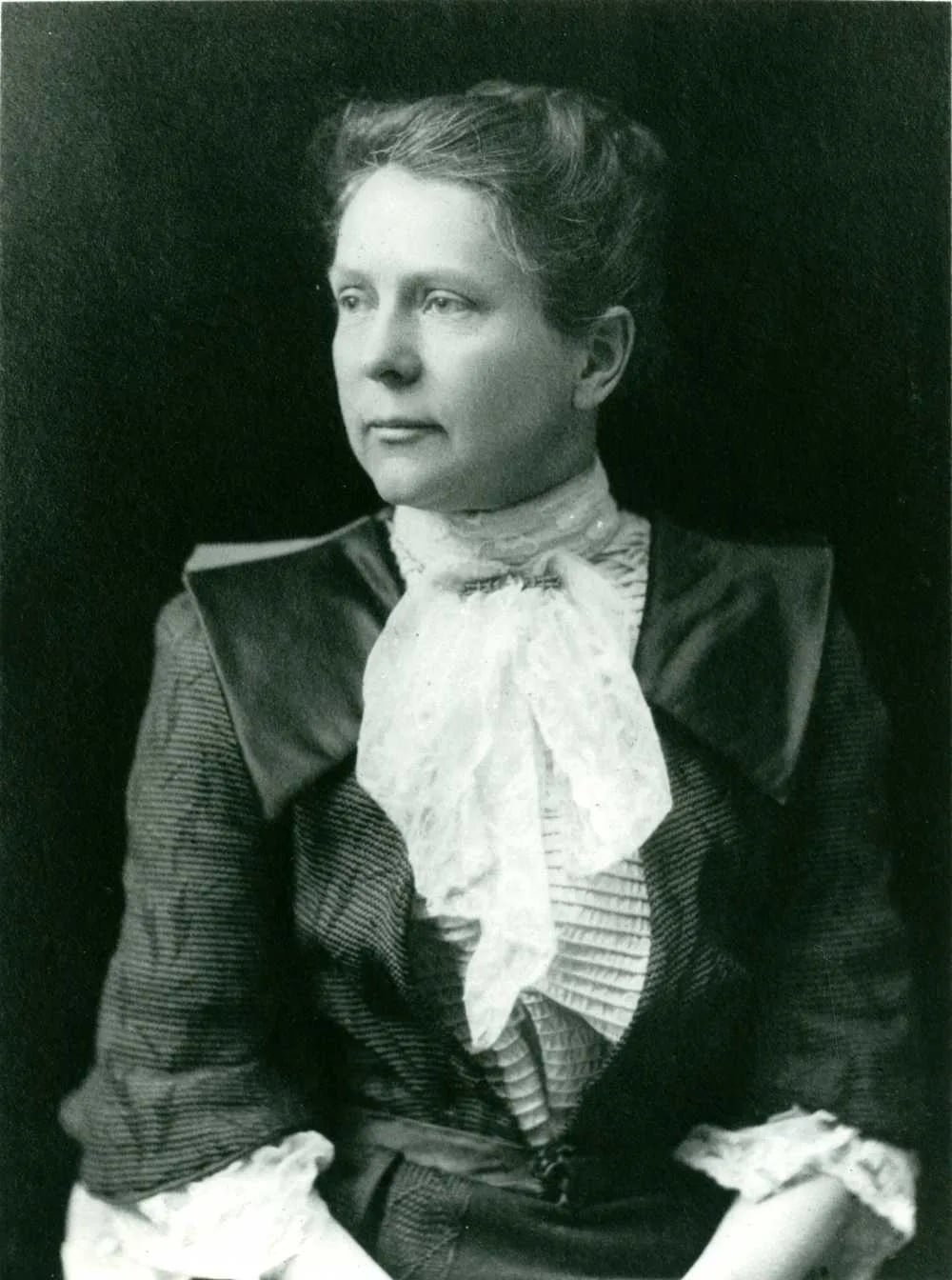 Portrait of Elizabeth Gertrude Britton (1858–1934) – memorial page
