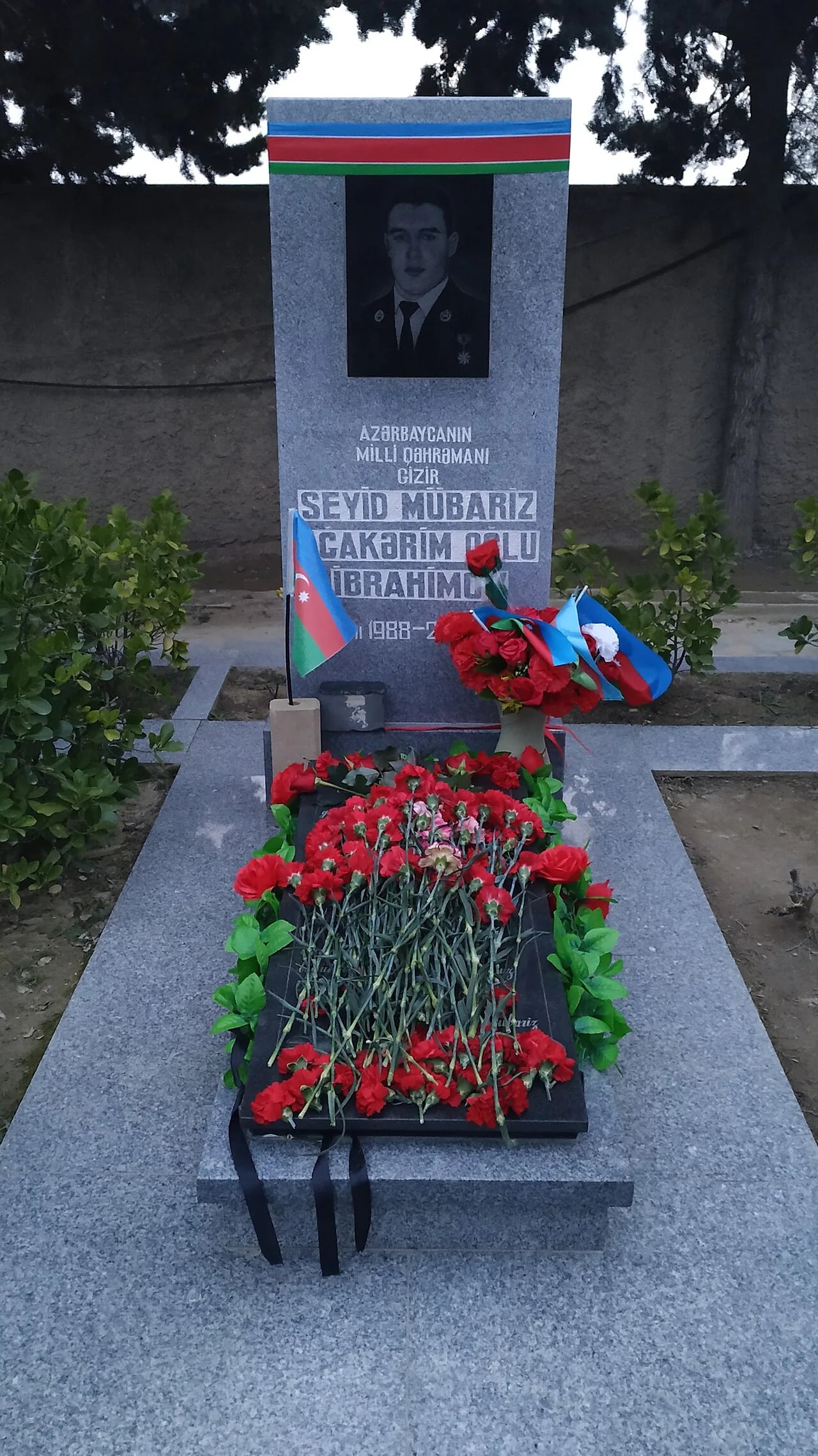 Porträt von Mübariz İbrahimov (1988–2010) – Gedenkseite