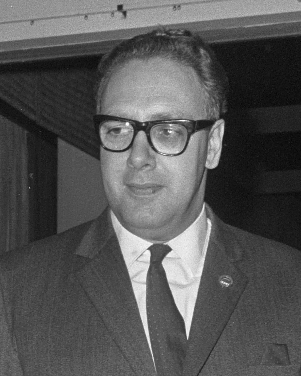 Porträt von Ruud van Feggelen (1924–2002) – Gedenkseite
