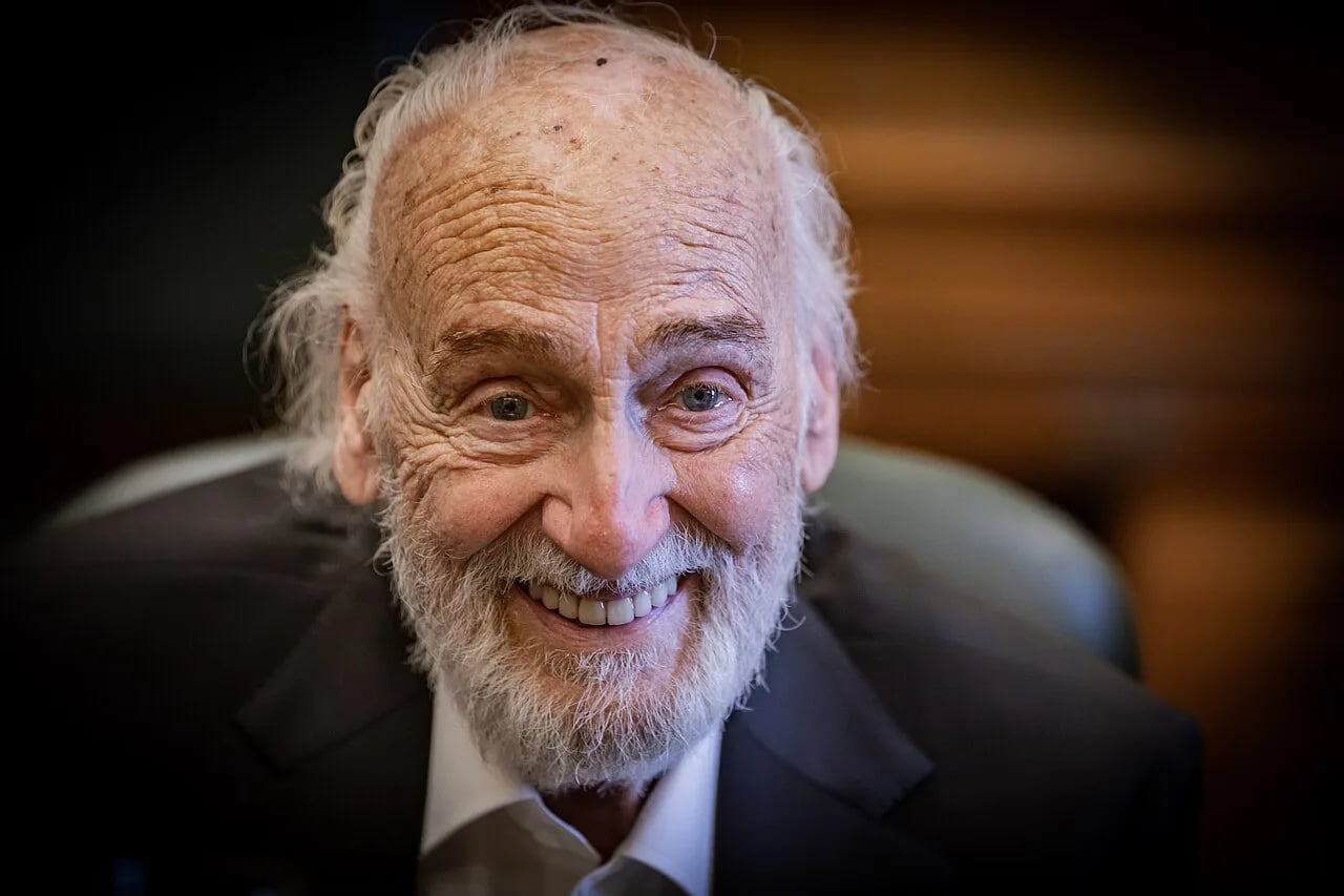 Porträt von Héctor Alterio (1929–2025) – Gedenkseite