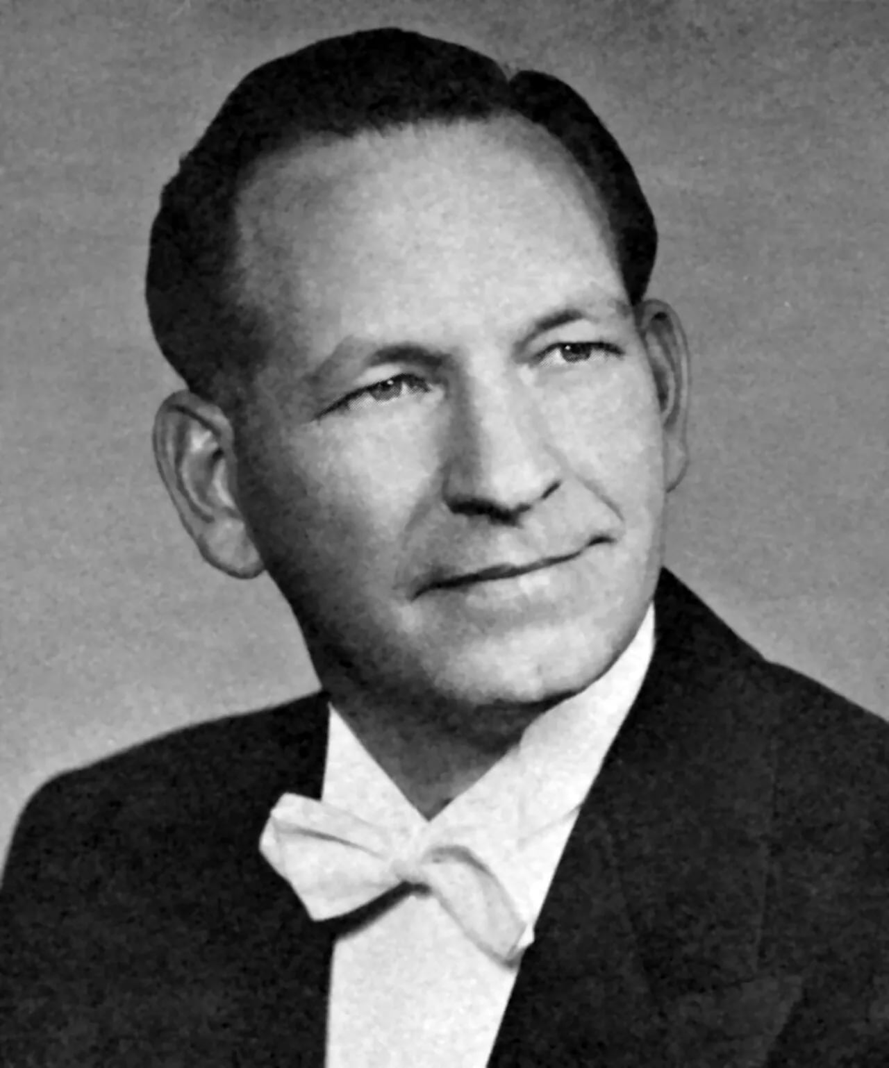 Portrait of Newell B. Weight (1916–2009) – memorial page