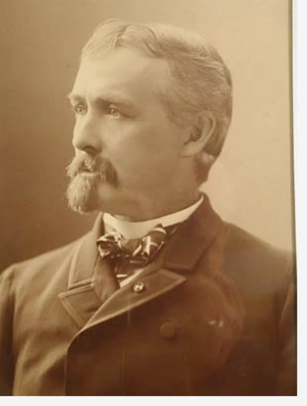 Porträt von William E. Simonds (1842–1903) – Gedenkseite