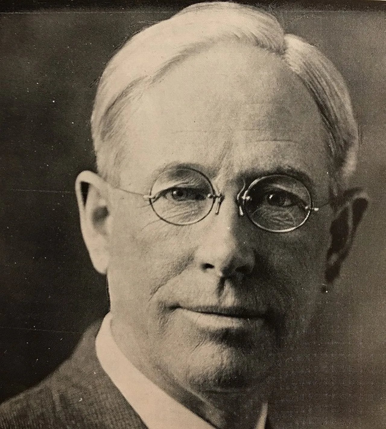 Portrait of William Larrabee (1870–1960) – memorial page