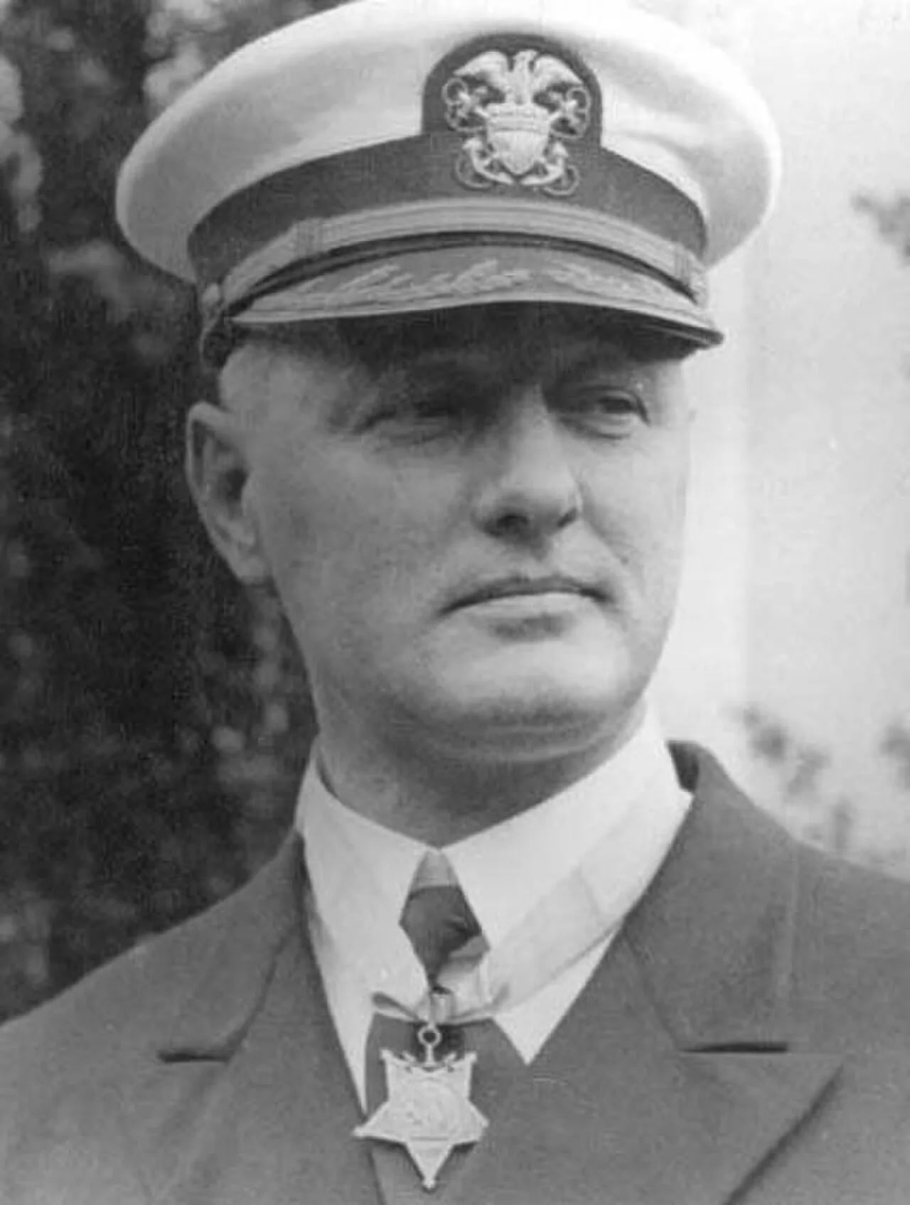 Portrait of Willis W. Bradley (1884–1954) – memorial page