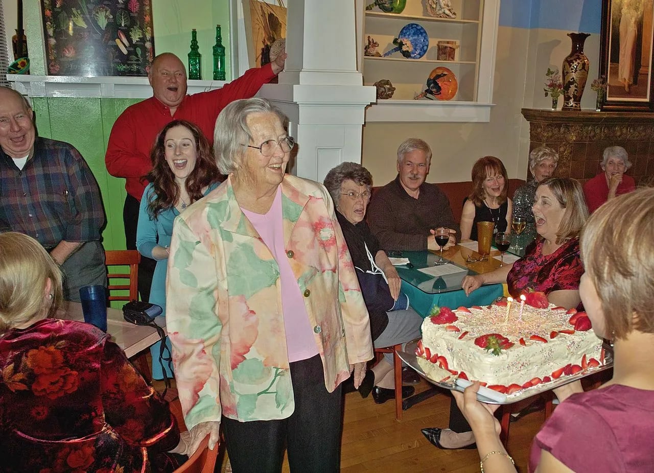 Portrait of Eleanor Lyon Duke (1918–2013) – memorial page