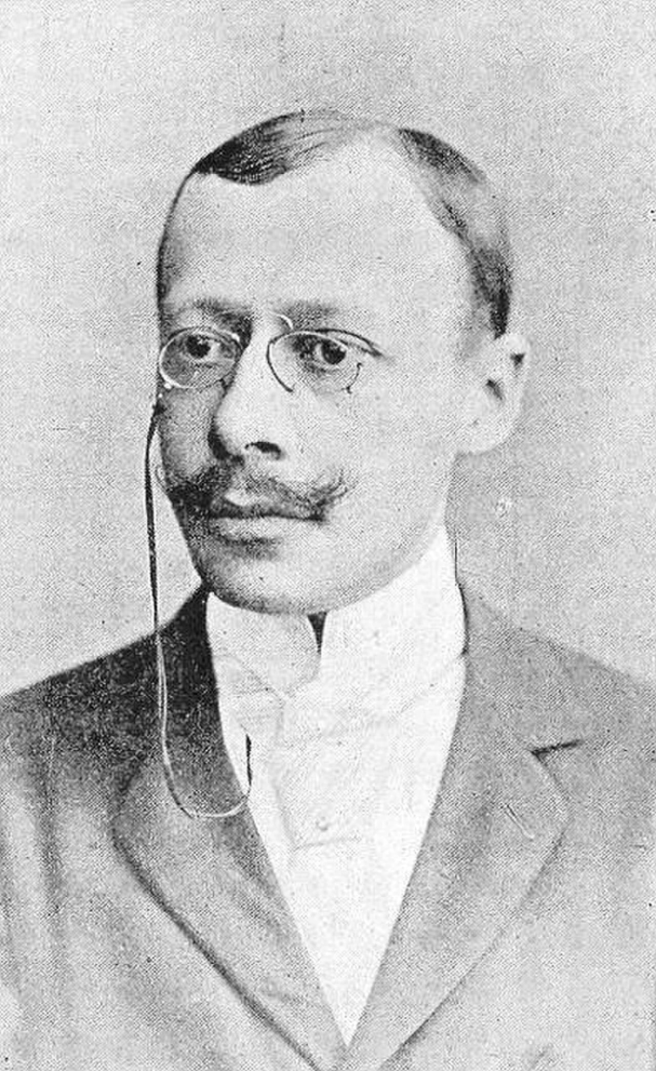 Portrait of José Gil Fortoul (1861–1943) – memorial page