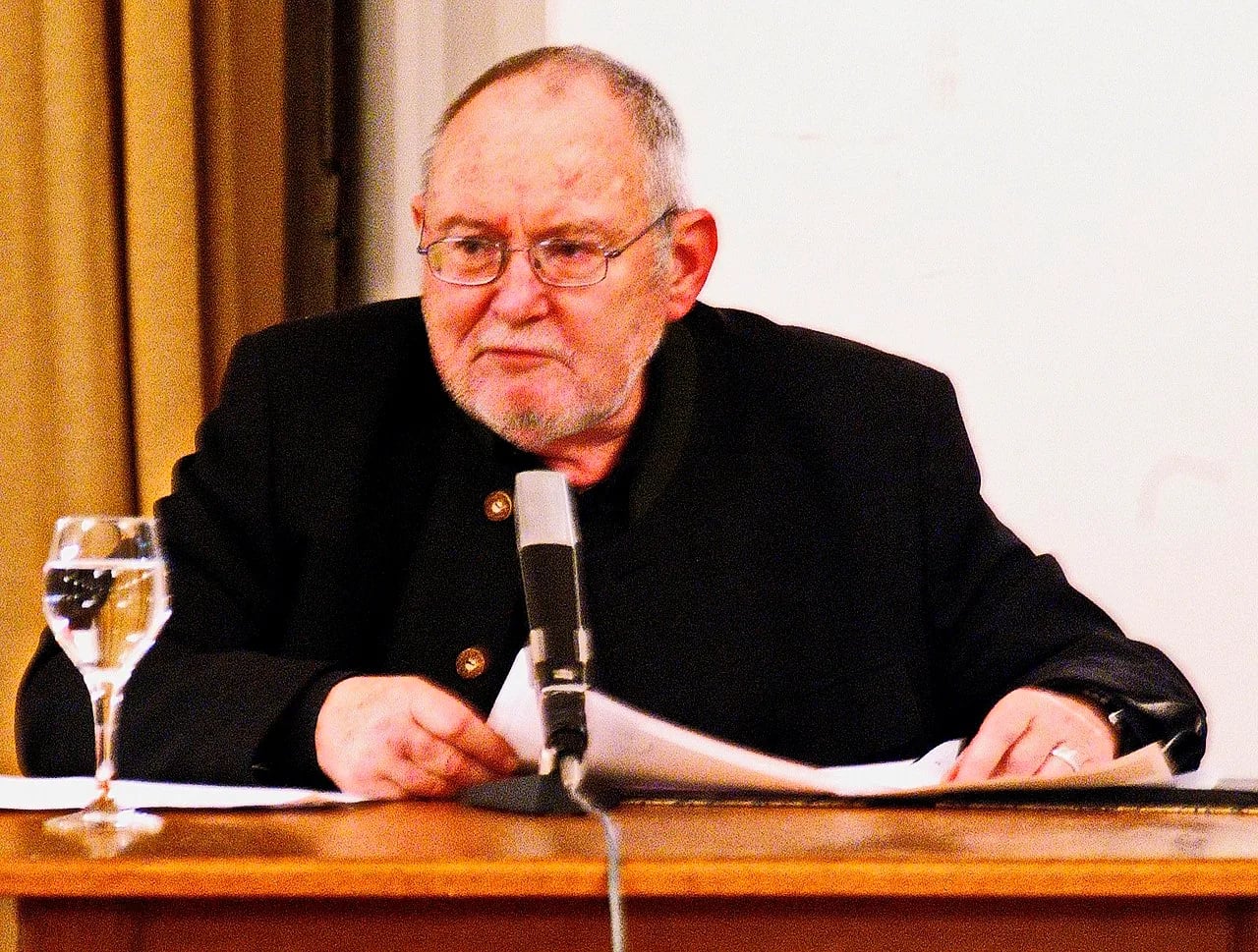 Portrait of Wolf Euba (1934–2013) – memorial page