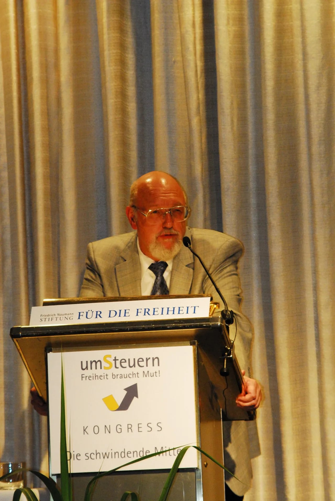Porträt von Wolfgang Kersting (1946–2025) – Gedenkseite