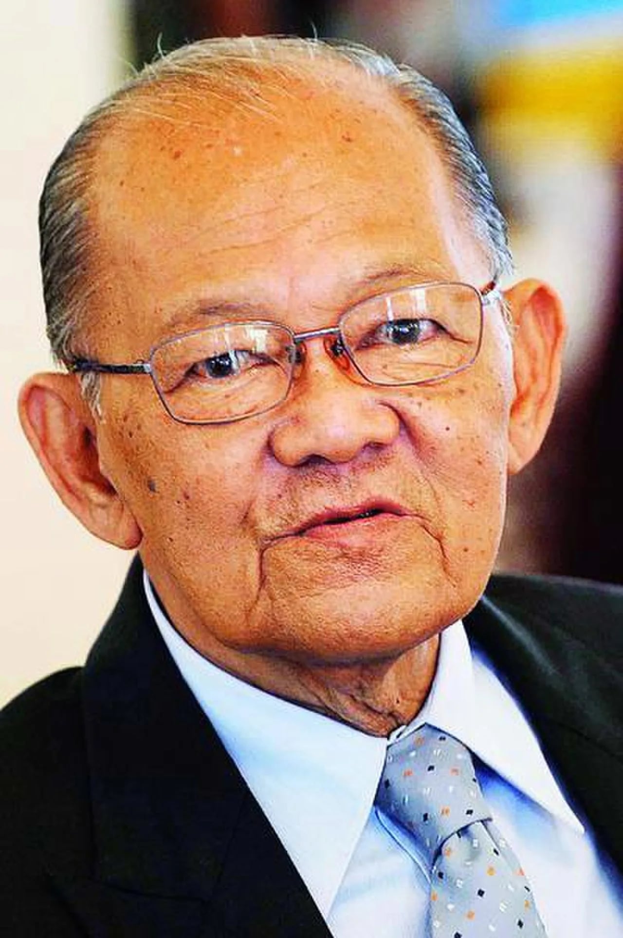 Porträt von Paku Alam IX (1938–2015) – Gedenkseite