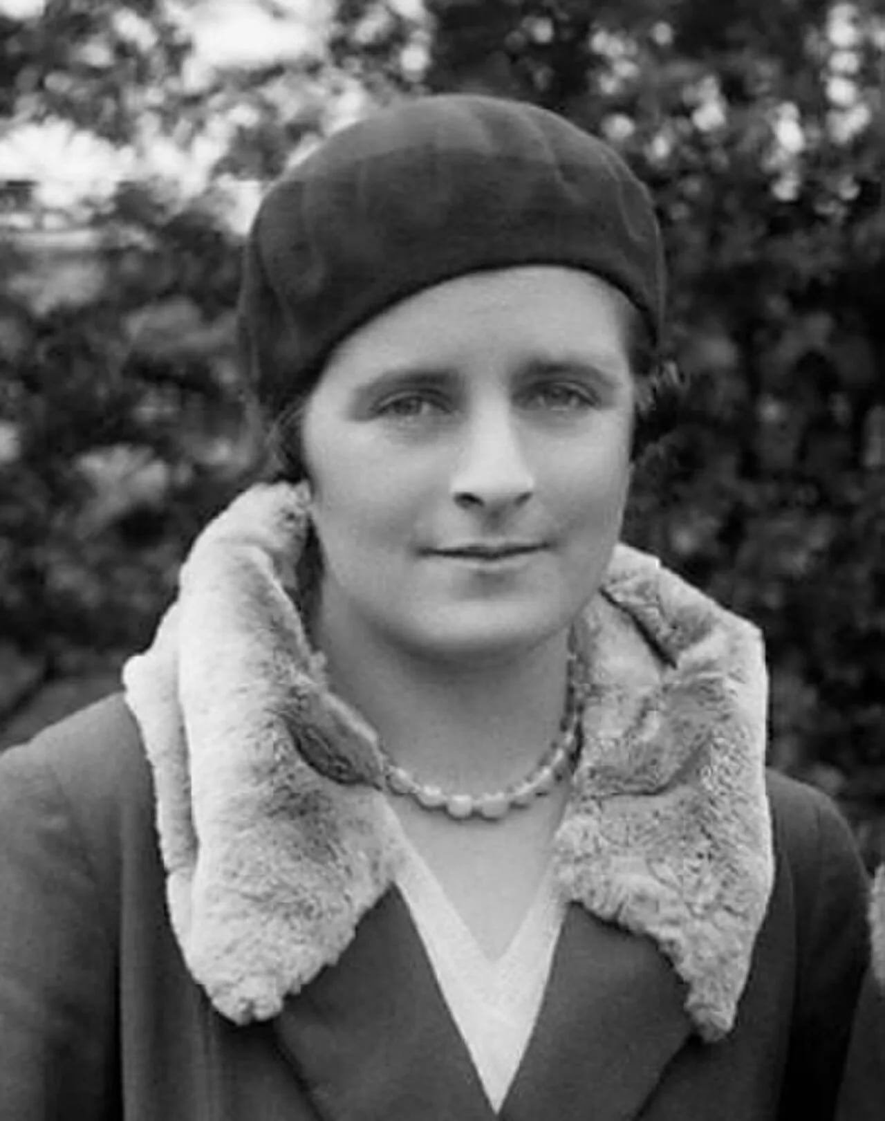 Portrait of Violet Owen (1902–1998) – memorial page