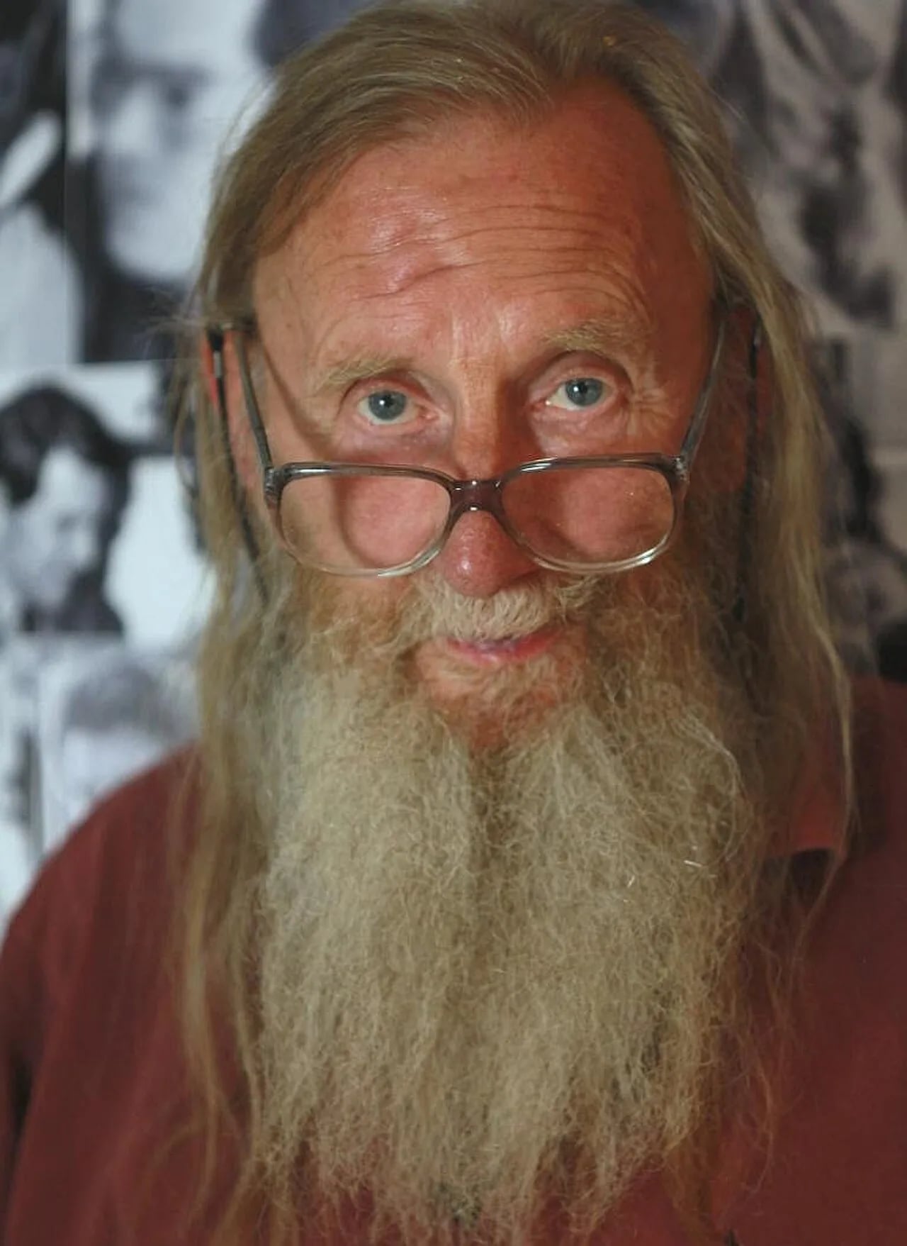Porträt von Y. Fongi (1936–2012) – Gedenkseite