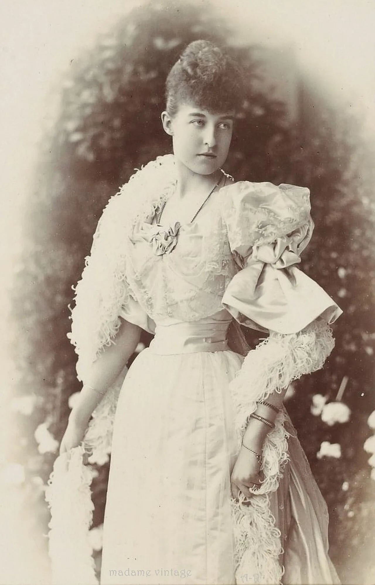 Portrait of Hélène d’Orléans (1871–1951) – memorial page
