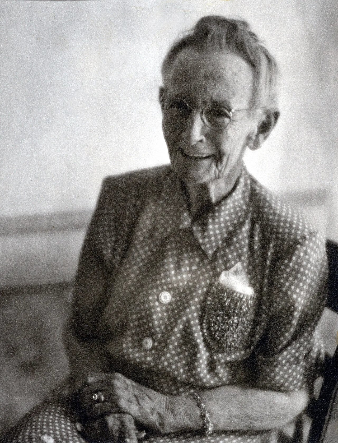 Portrait of Grandma Moses (1860–1961) – memorial page