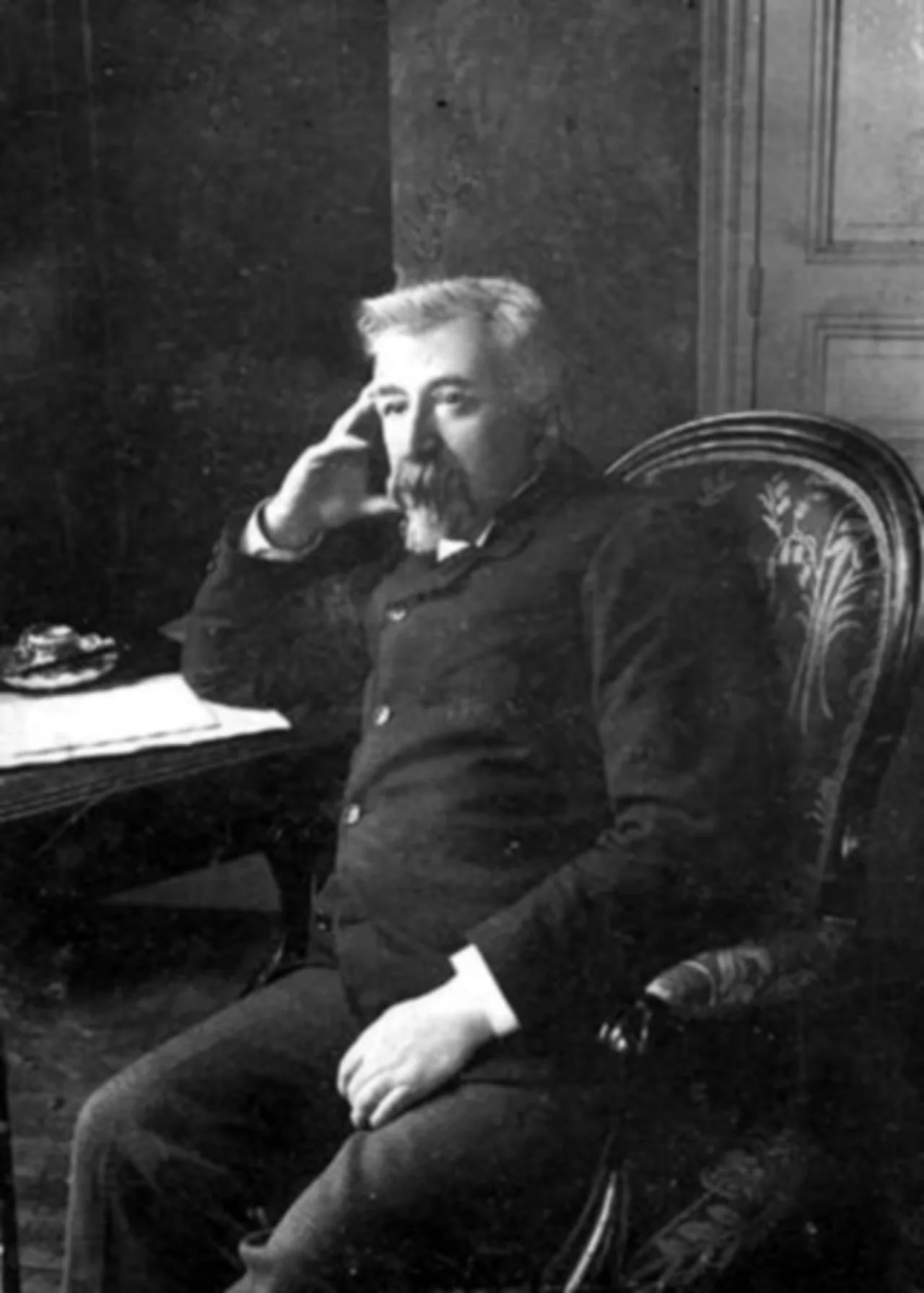 Portrait of Laurent Tailhade (1854–1919) – memorial page