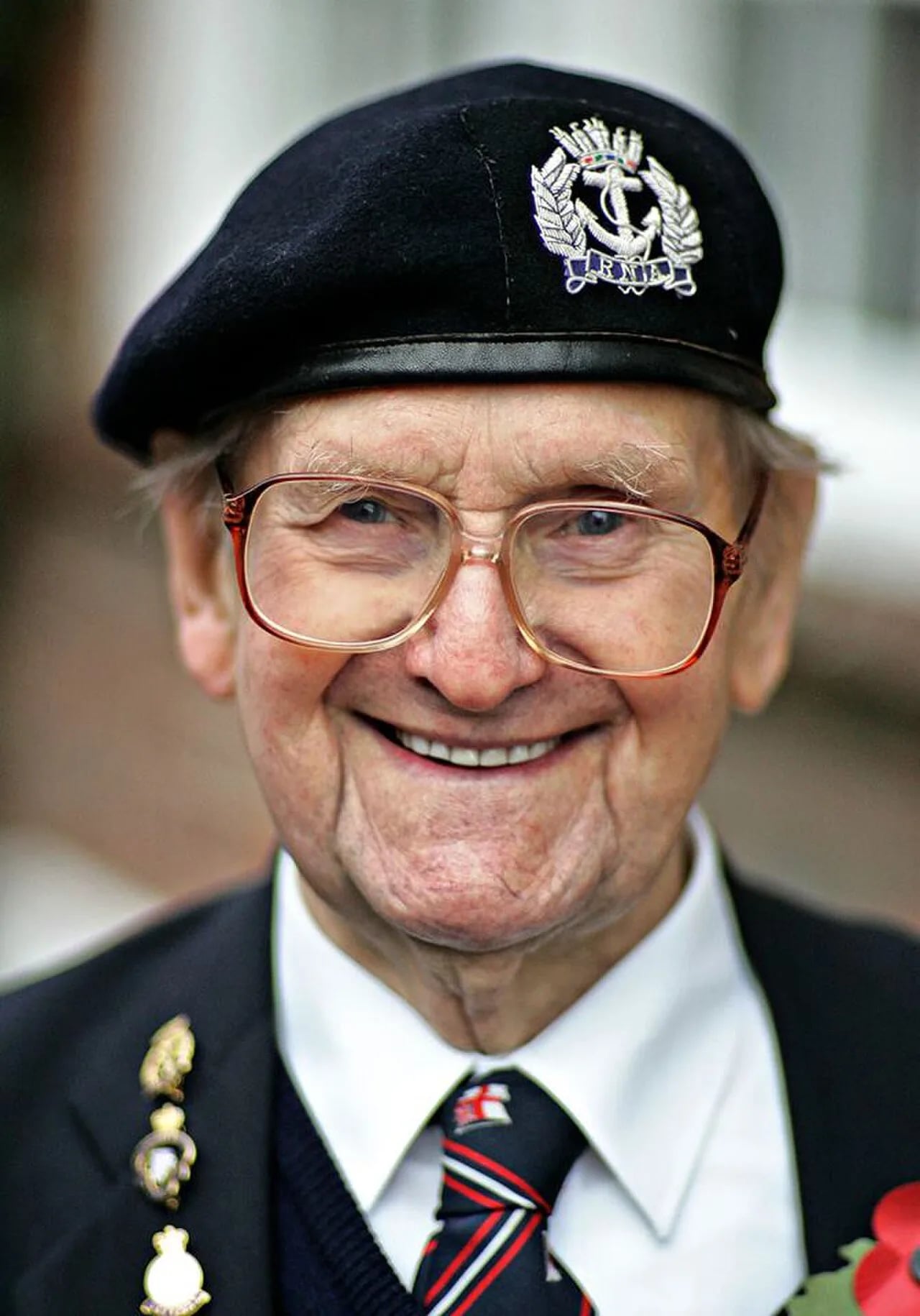Portrait of Bill Stone (1900–2009) – memorial page