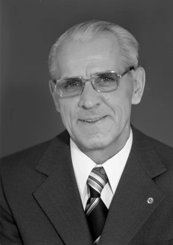 Porträt von Willi Stoph (1914–1999) – Gedenkseite