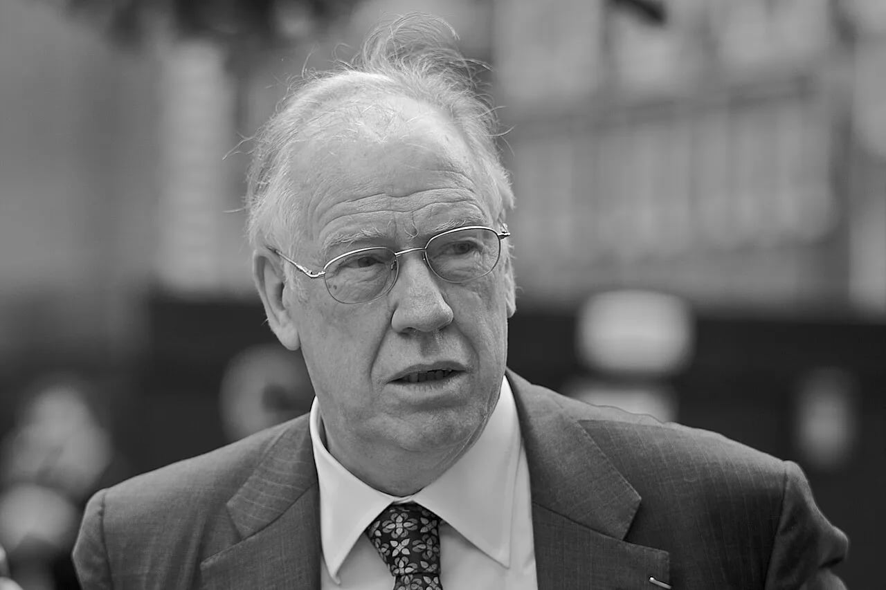 Portrait of Stuart Bell (1938–2012) – memorial page