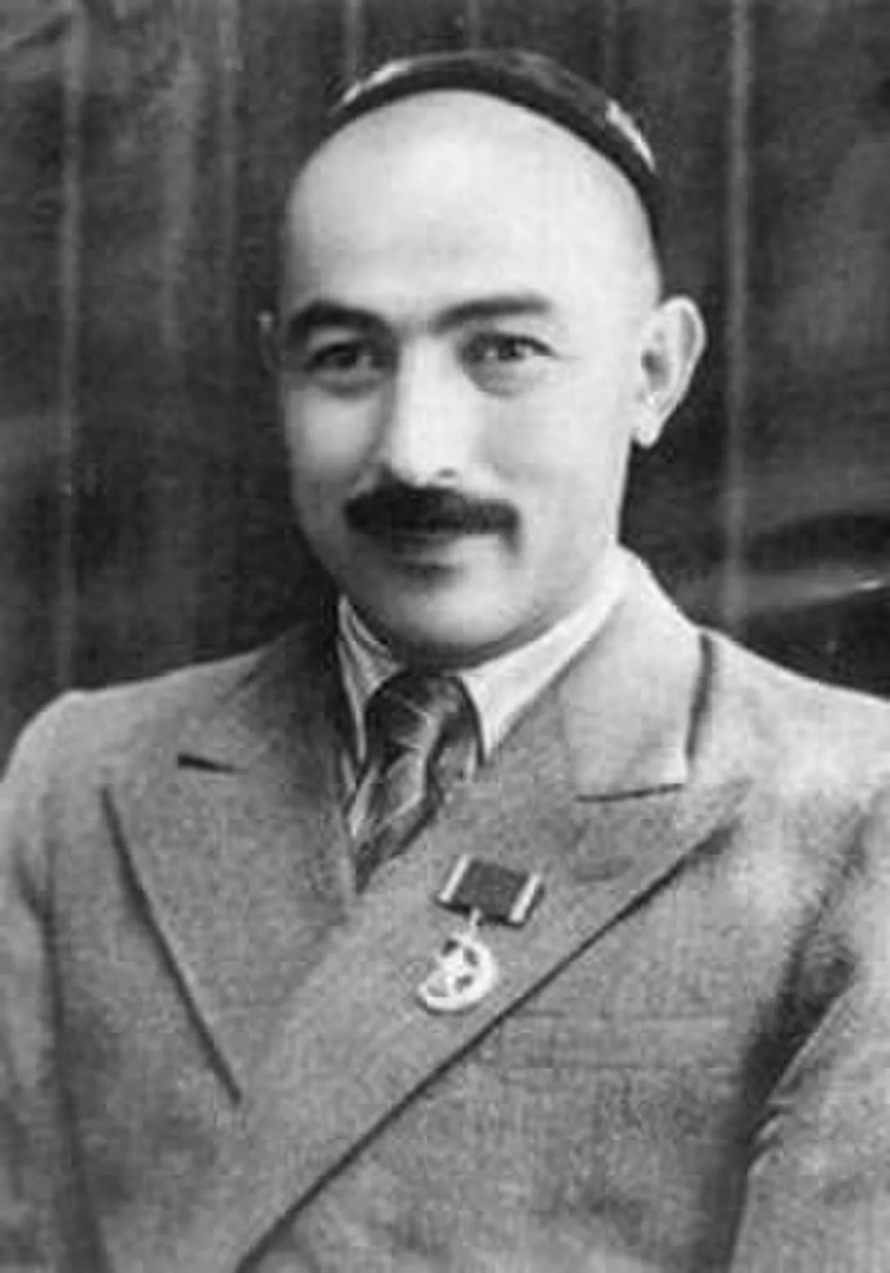 Portrait of Ehmetjan Qasim (1914–1949) – memorial page