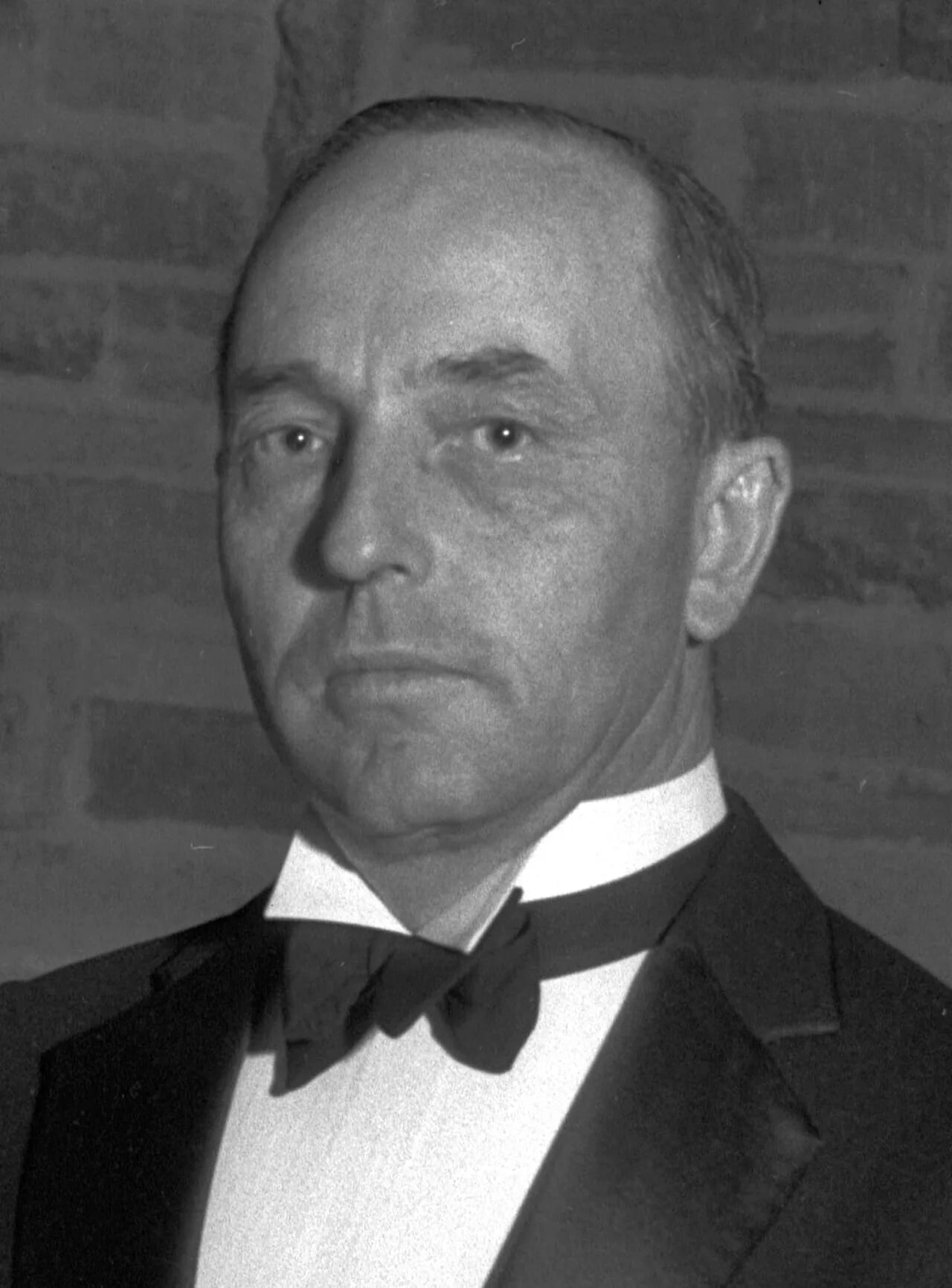 Portrait of Ira F. Thompson (1885–1947) – memorial page