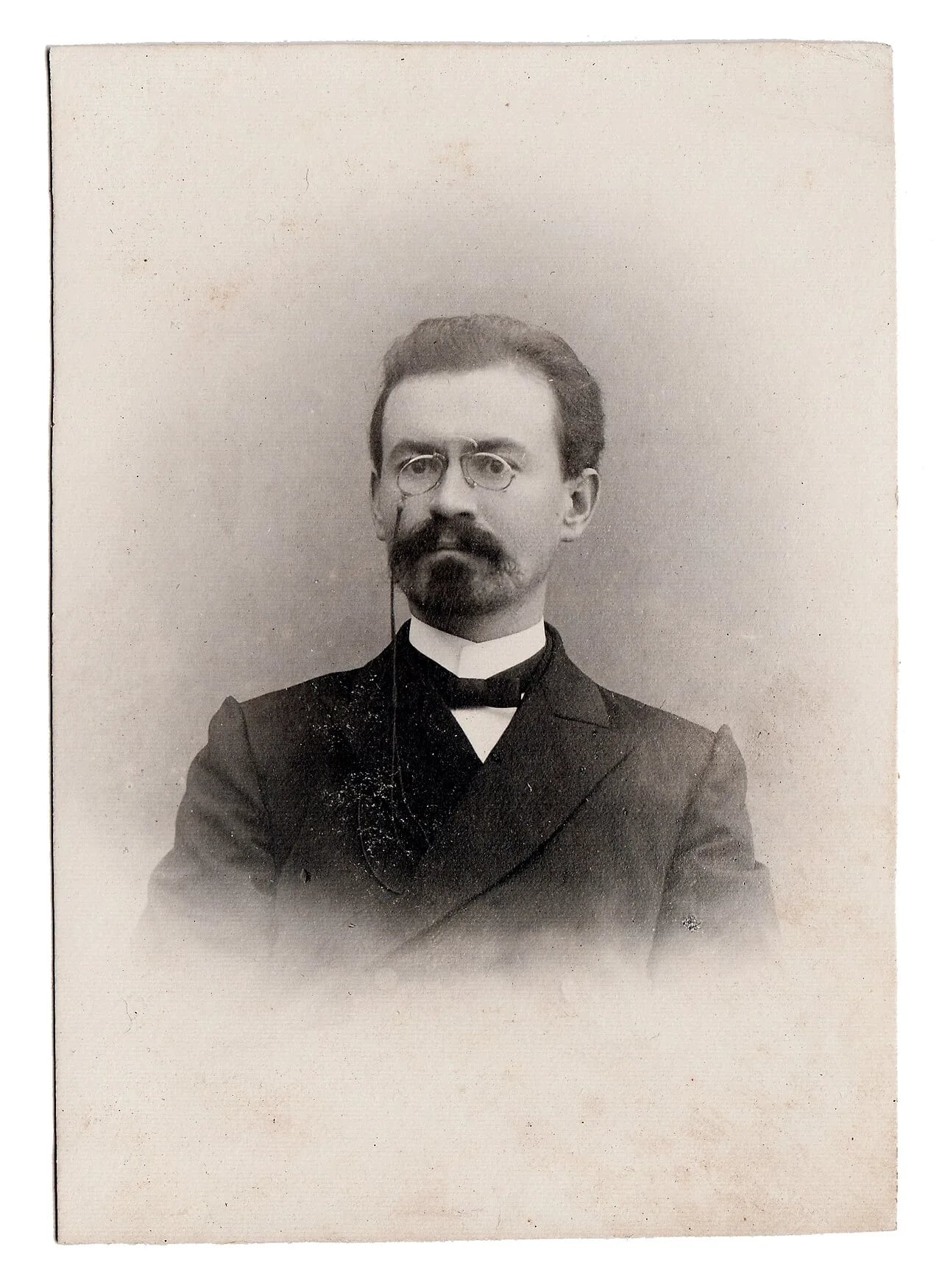 Porträt von N. Malit︠s︡kīĭ (1871–1935) – Gedenkseite