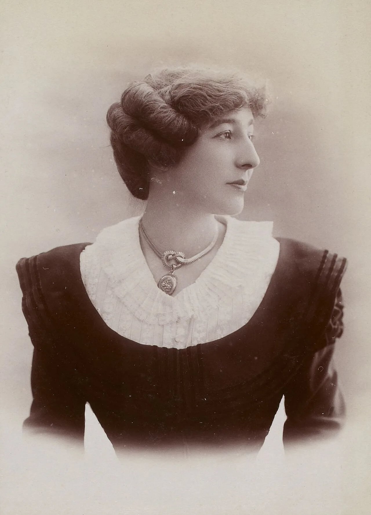 Porträt von Andrée Mégard (1866–1952) – Gedenkseite