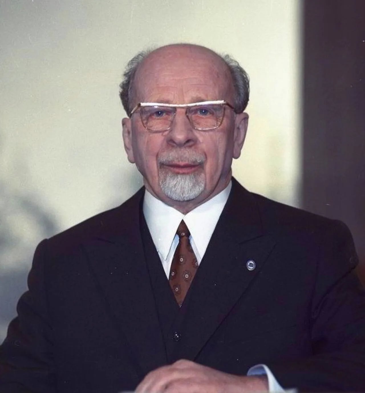 Porträt von Walter Ulbricht (1893–1973) – Gedenkseite