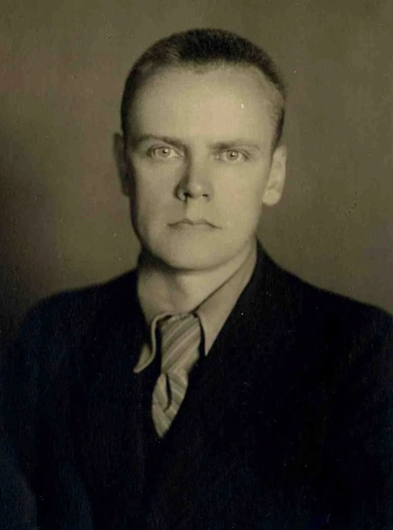 Porträt von Brūno Kalniņš (1899–1990) – Gedenkseite
