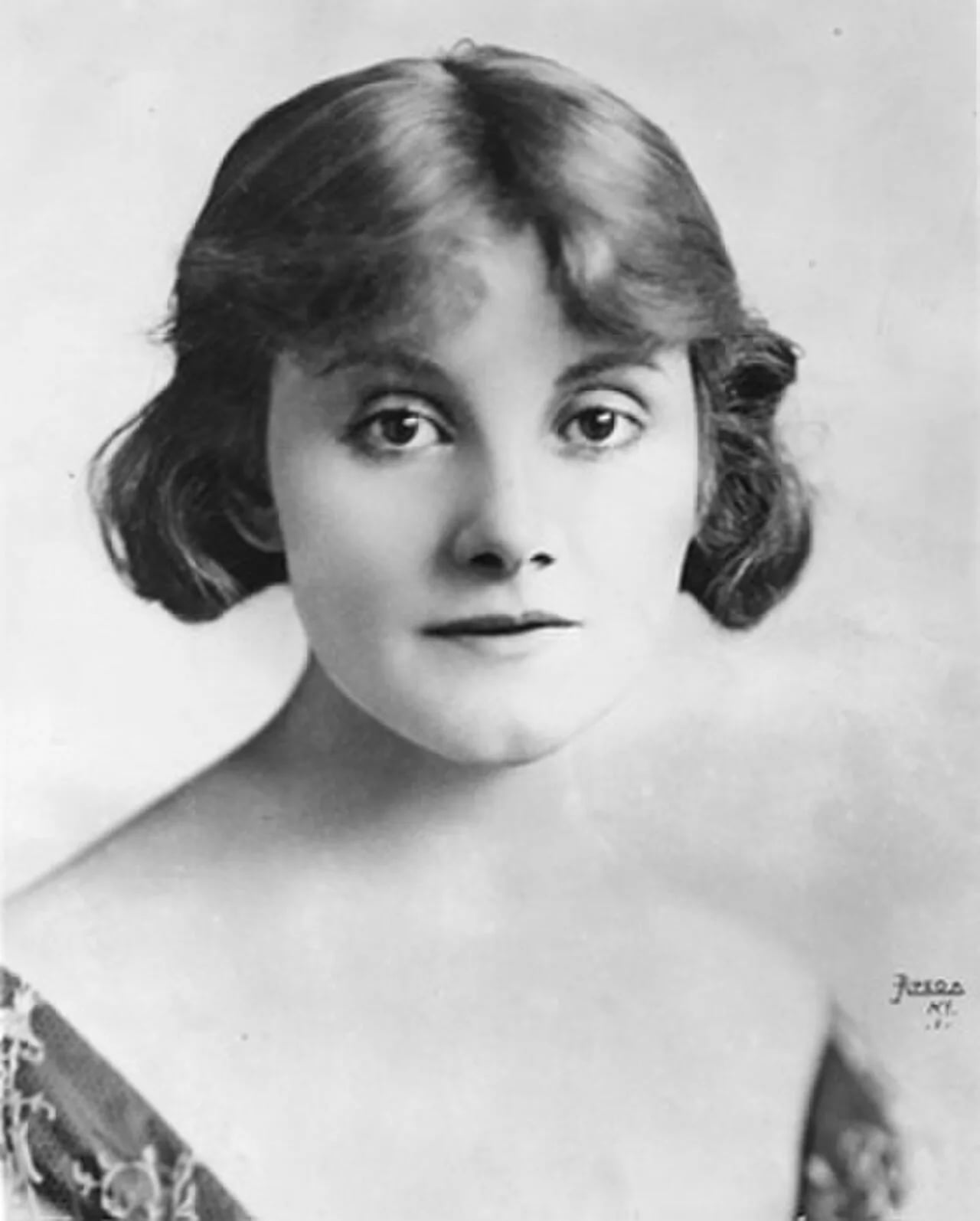 Portrait of Jeanne Eagels (1890–1929) – memorial page