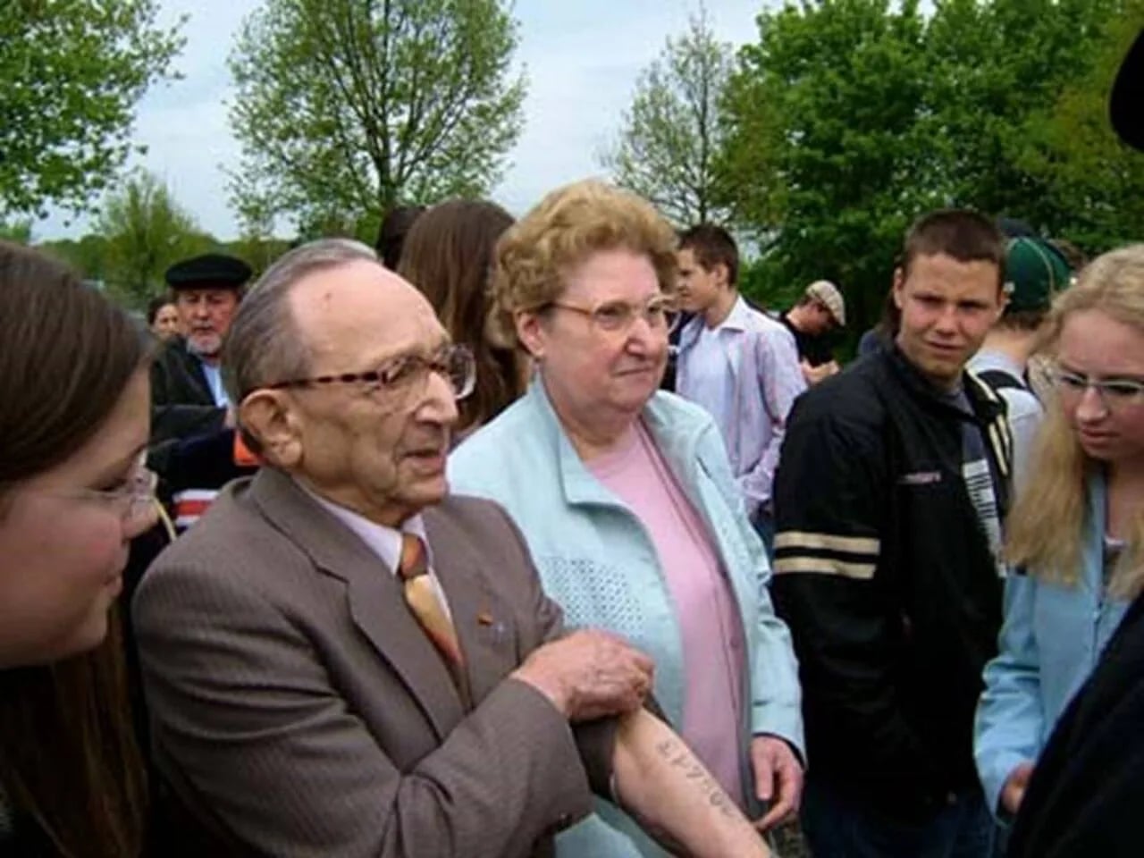 Portrait of Alex Deutsch (1913–2011) – memorial page