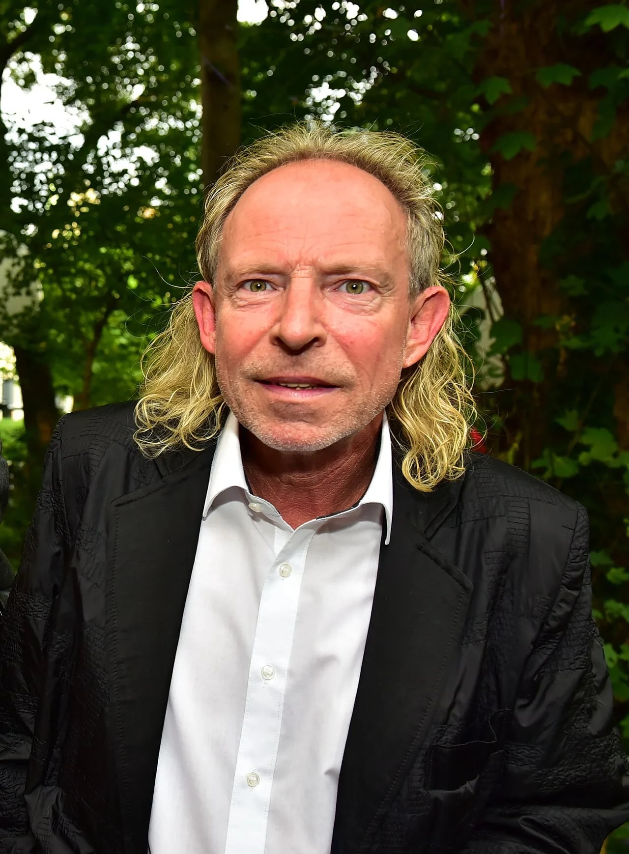 Portrait of Alexander Bisenz (1962–2021) – memorial page