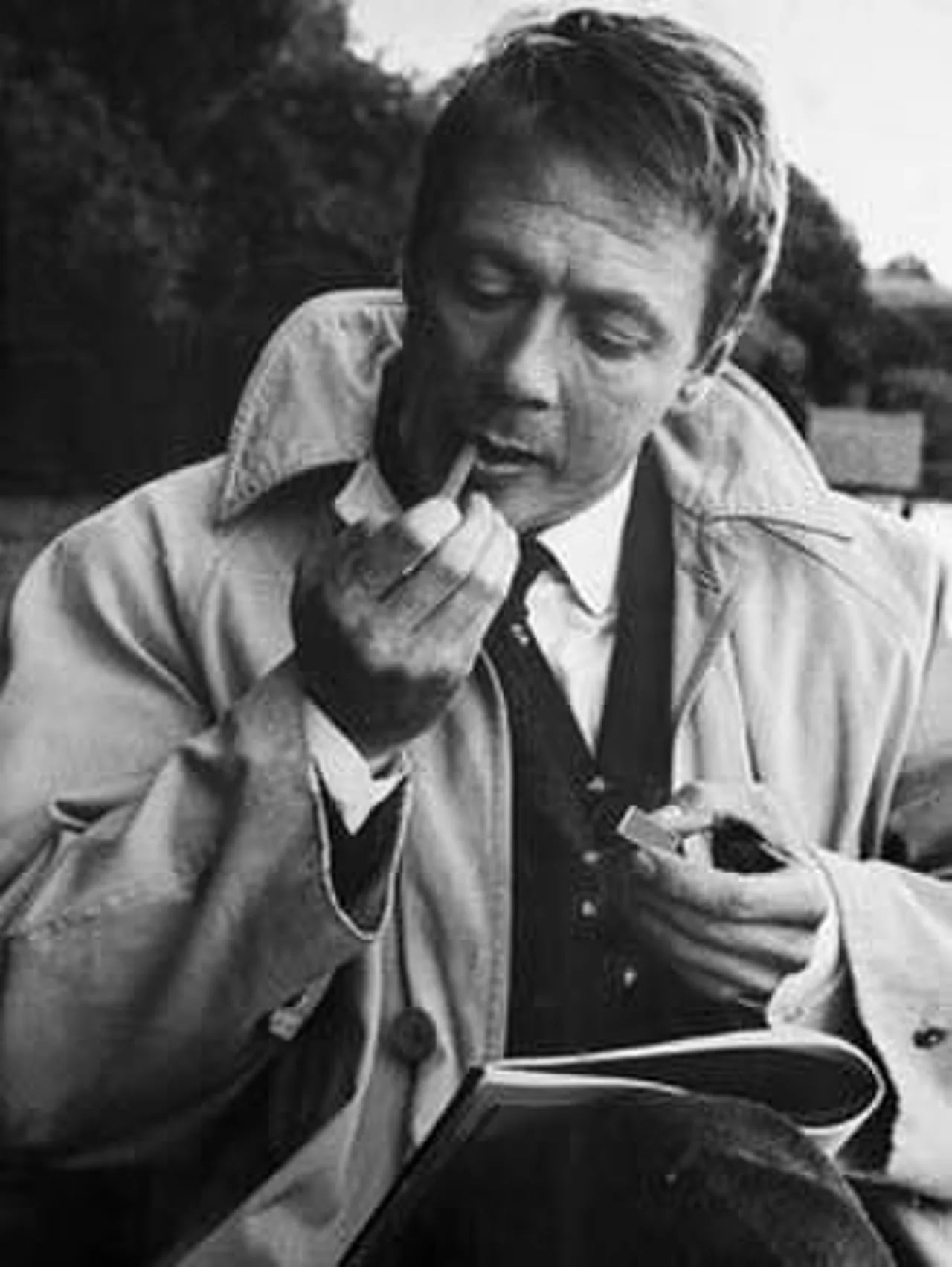 Portrait of Allan Edwall (1924–1997) – memorial page