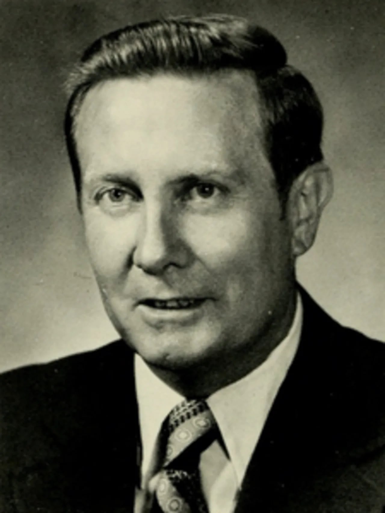 Porträt von Edward J. Early, Jr. (1931–2023) – Gedenkseite